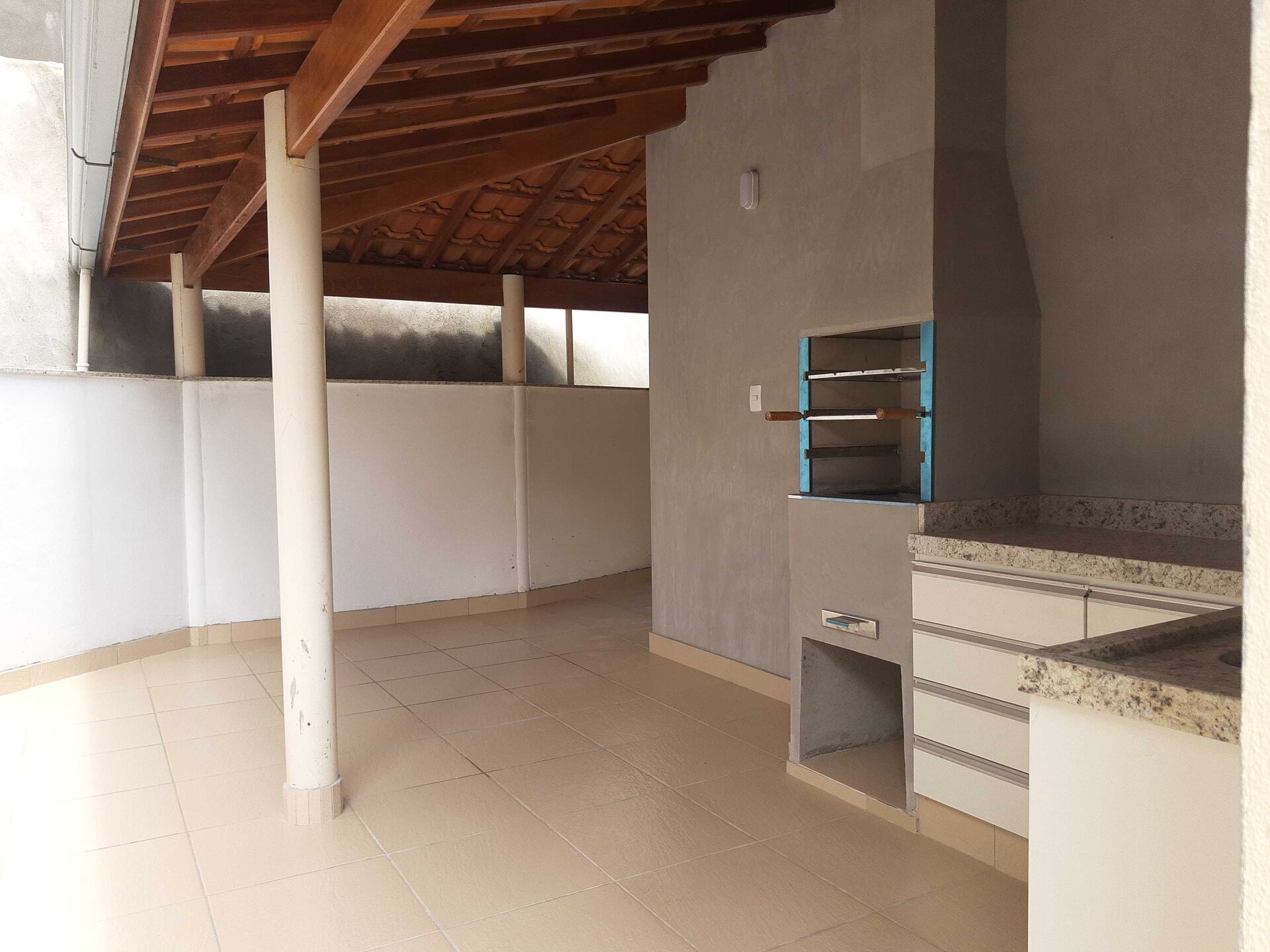 Apartamento à venda com 2 quartos, 105m² - Foto 1