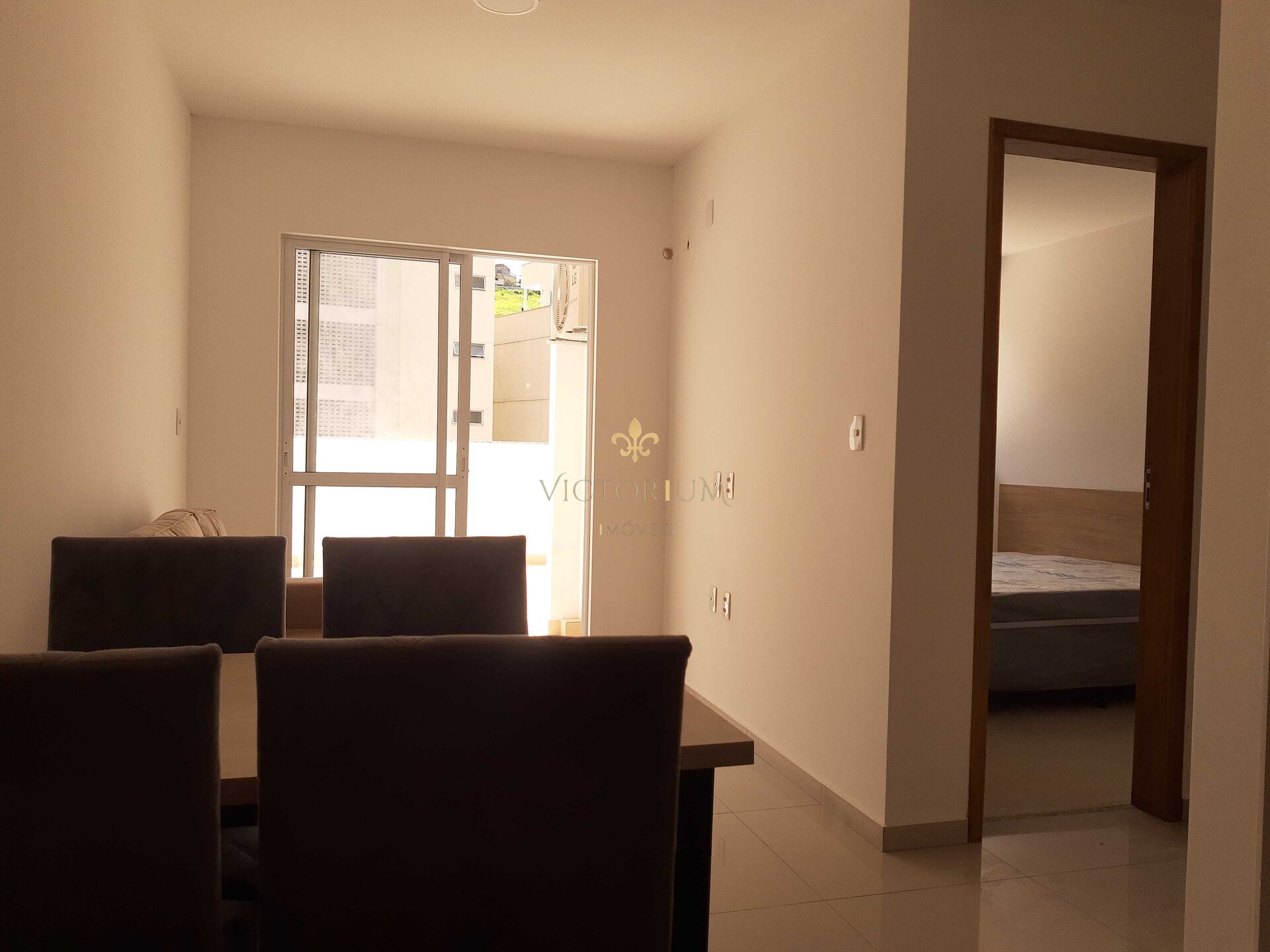 Apartamento à venda com 2 quartos, 105m² - Foto 2