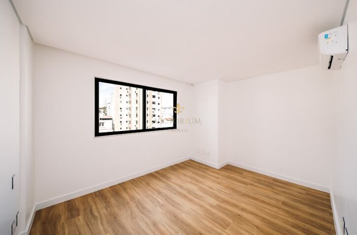 Apartamento à venda com 4 quartos, 228m² - Foto 12