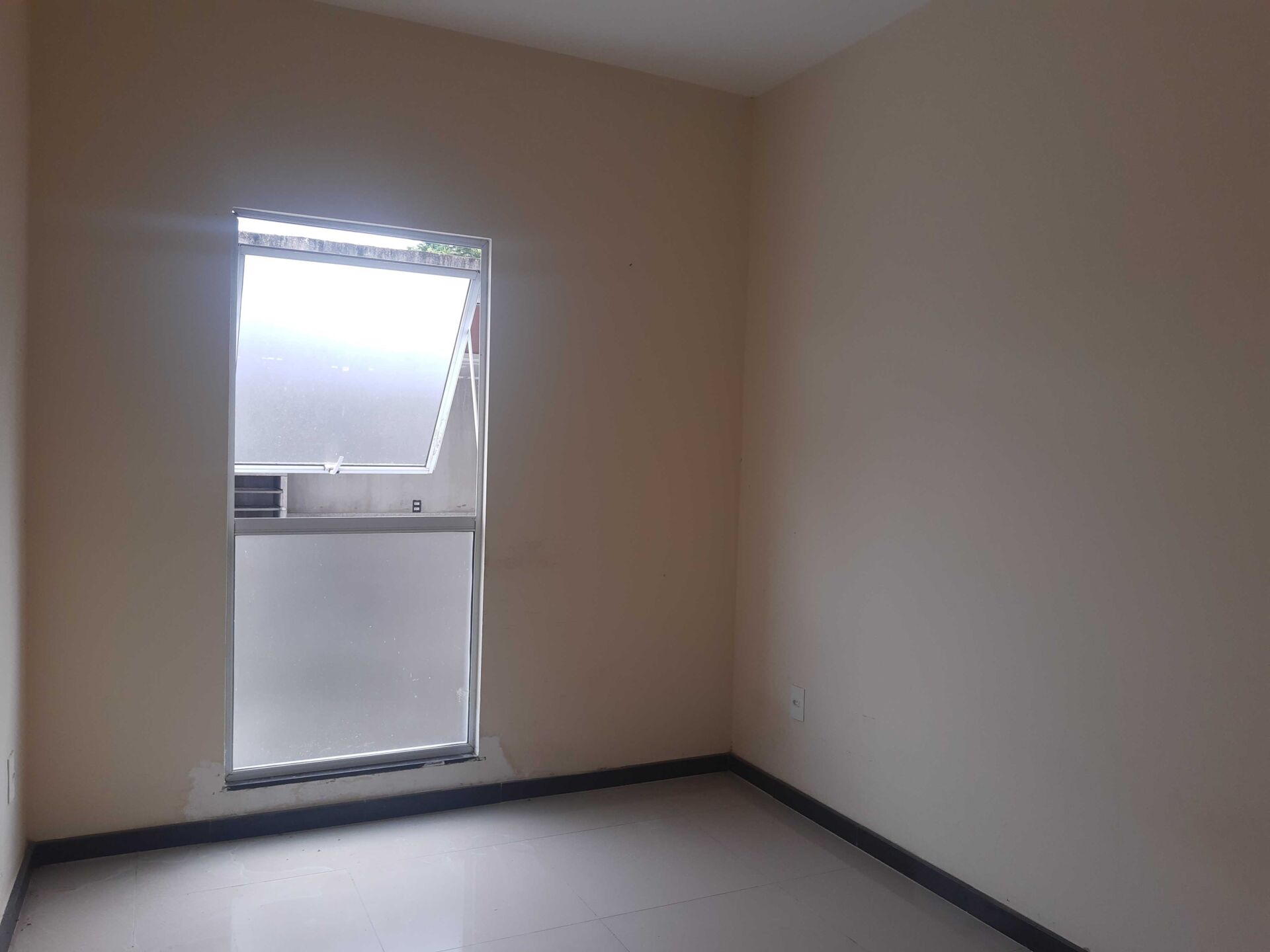 Apartamento à venda com 2 quartos, 75m² - Foto 2