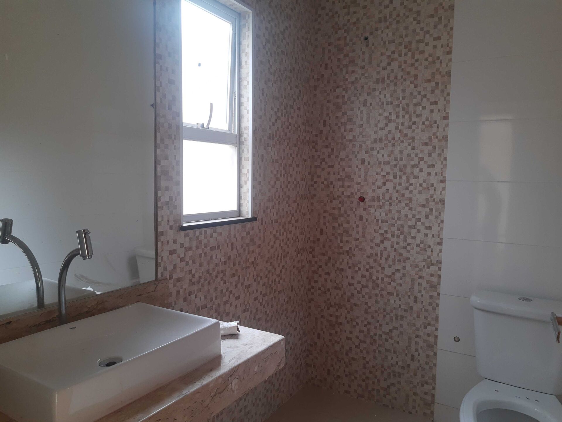 Apartamento à venda com 2 quartos, 75m² - Foto 1