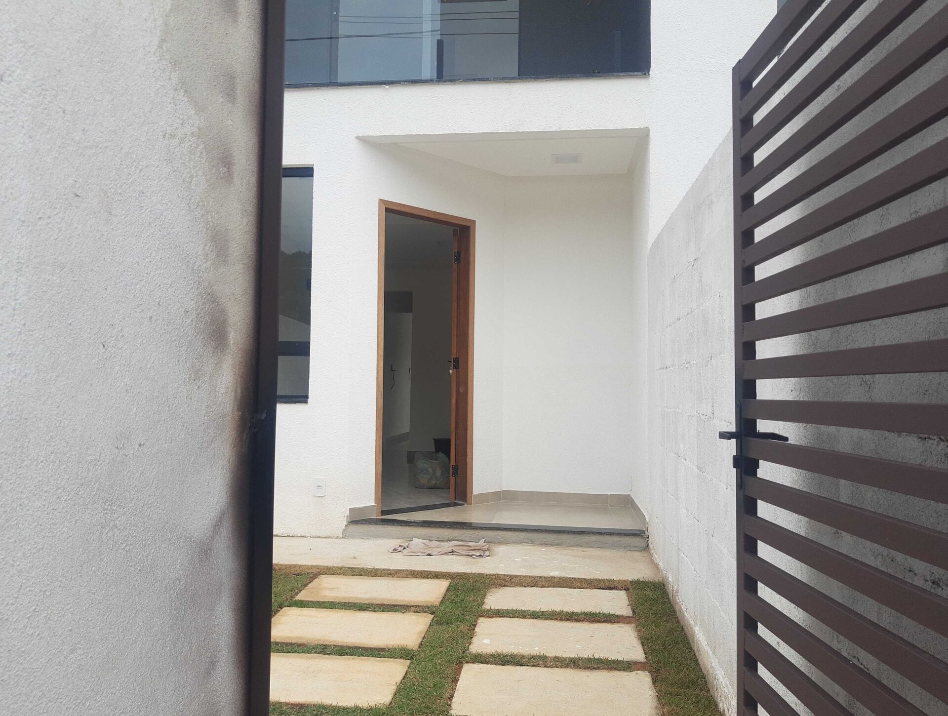 Casa à venda com 2 quartos, 83m² - Foto 1