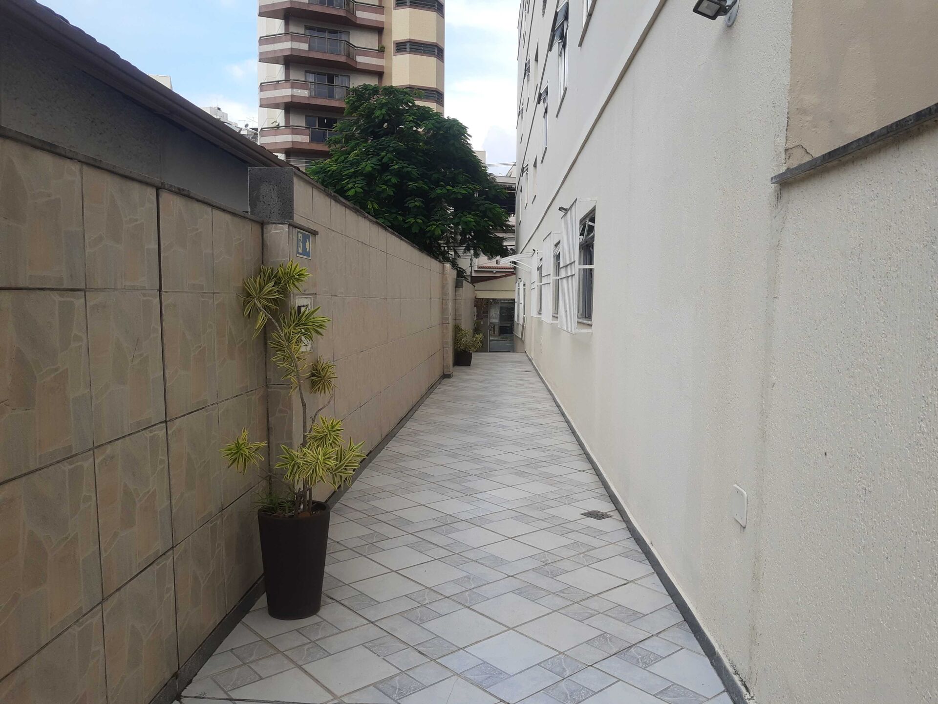 Apartamento à venda com 3 quartos, 102m² - Foto 2