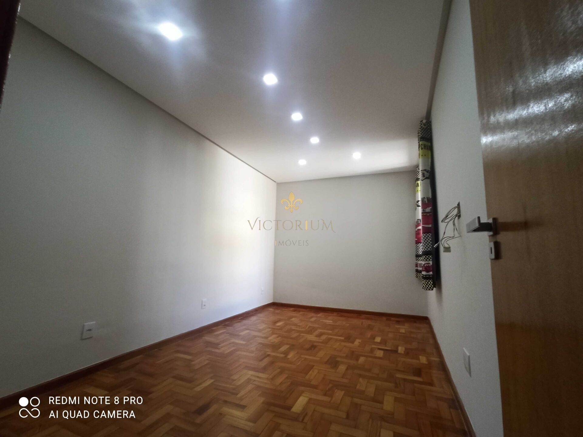 Apartamento à venda com 3 quartos, 102m² - Foto 2