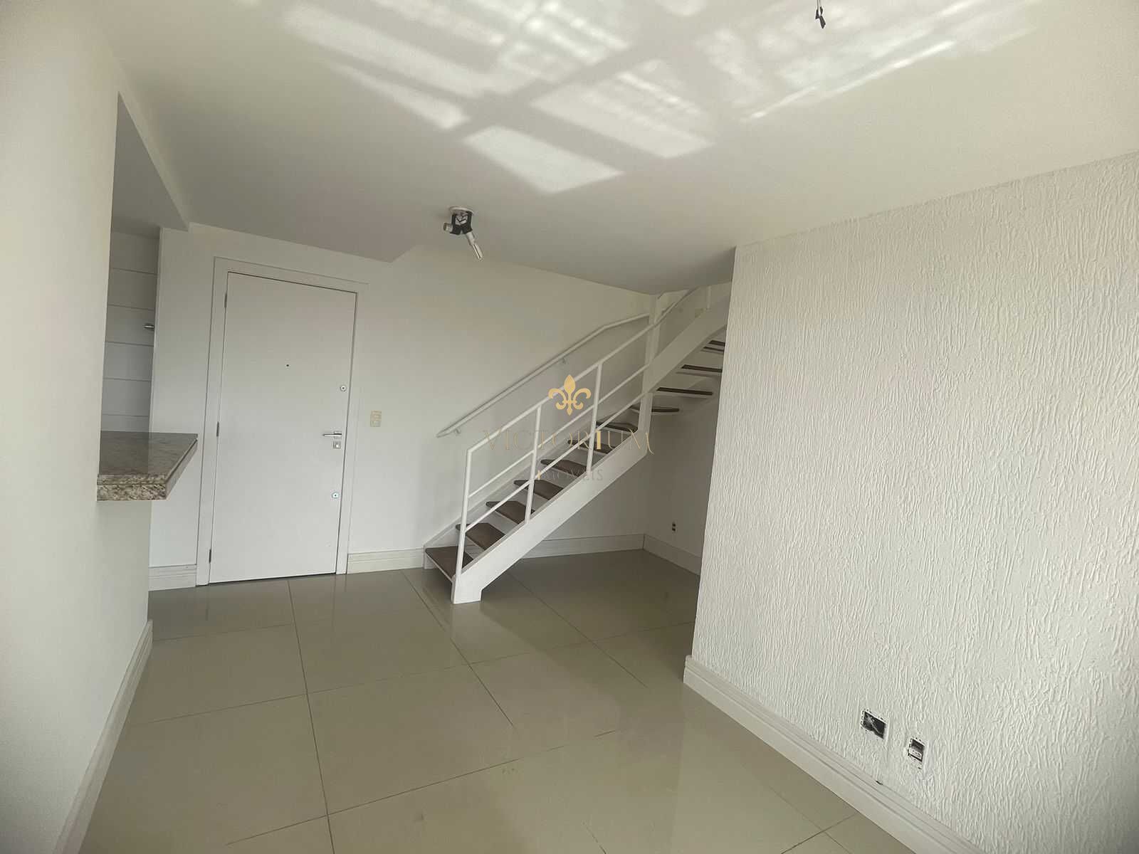 Cobertura à venda com 2 quartos, 180m² - Foto 2