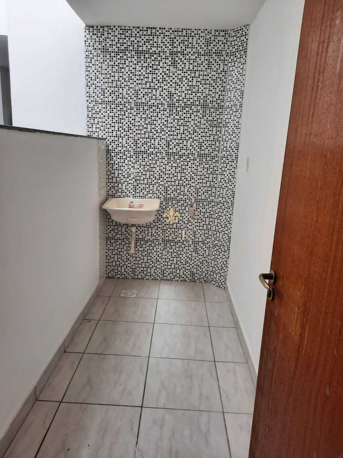 Cobertura à venda com 2 quartos, 150m² - Foto 4