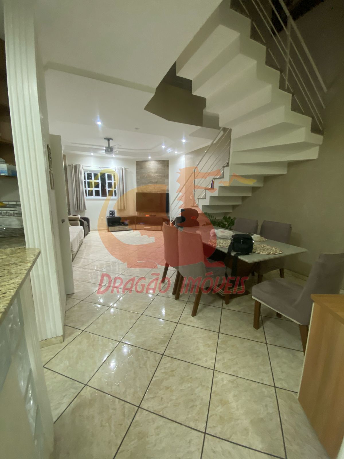 Casa, 4 quartos, 230 m² - Foto 4