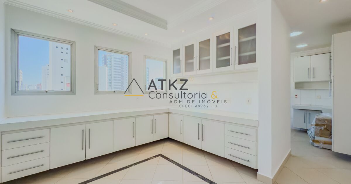 Apartamento para alugar com 3 quartos, 200m² - Foto 19