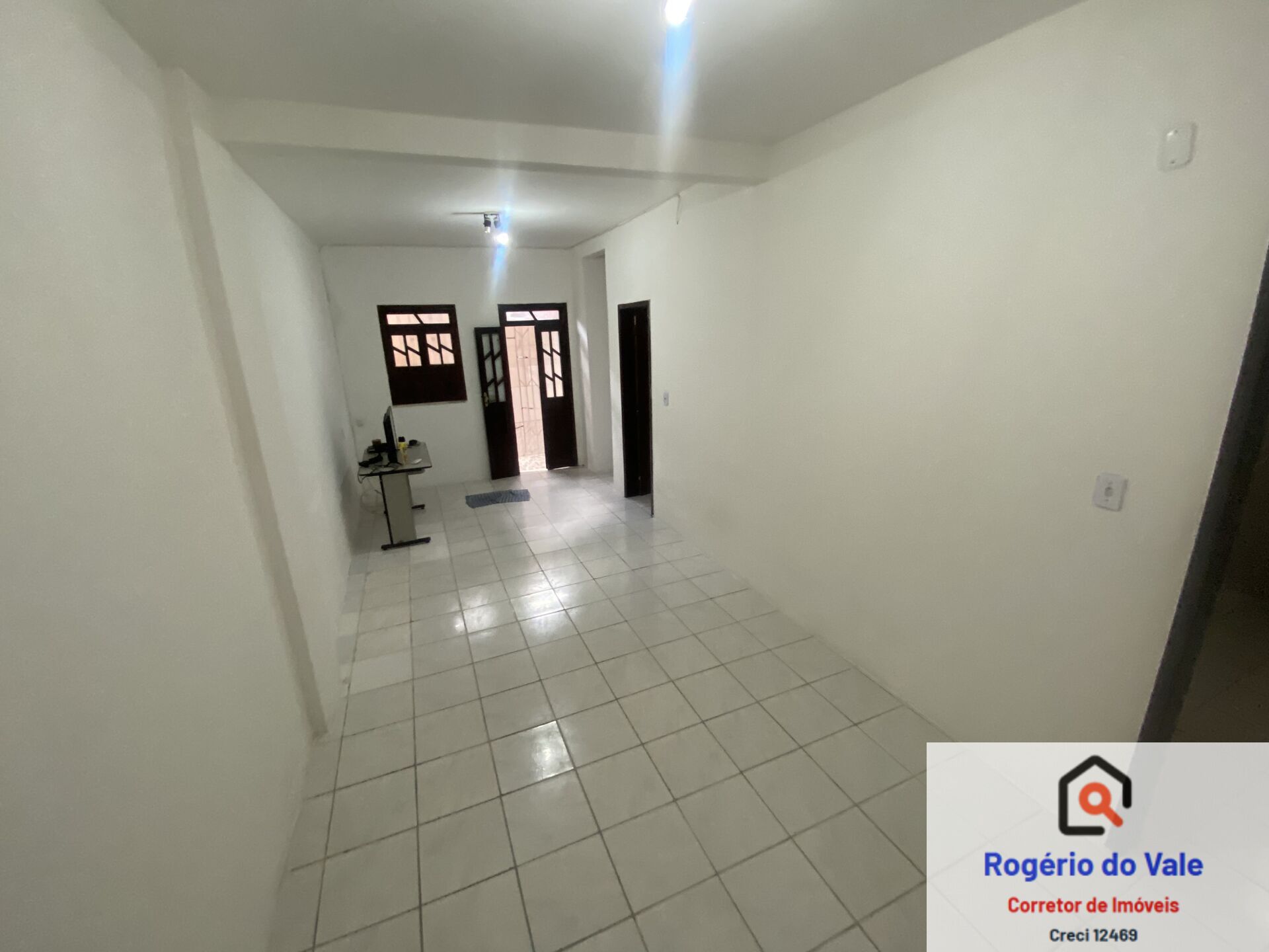 Casa à venda com 3 quartos, 120m² - Foto 1