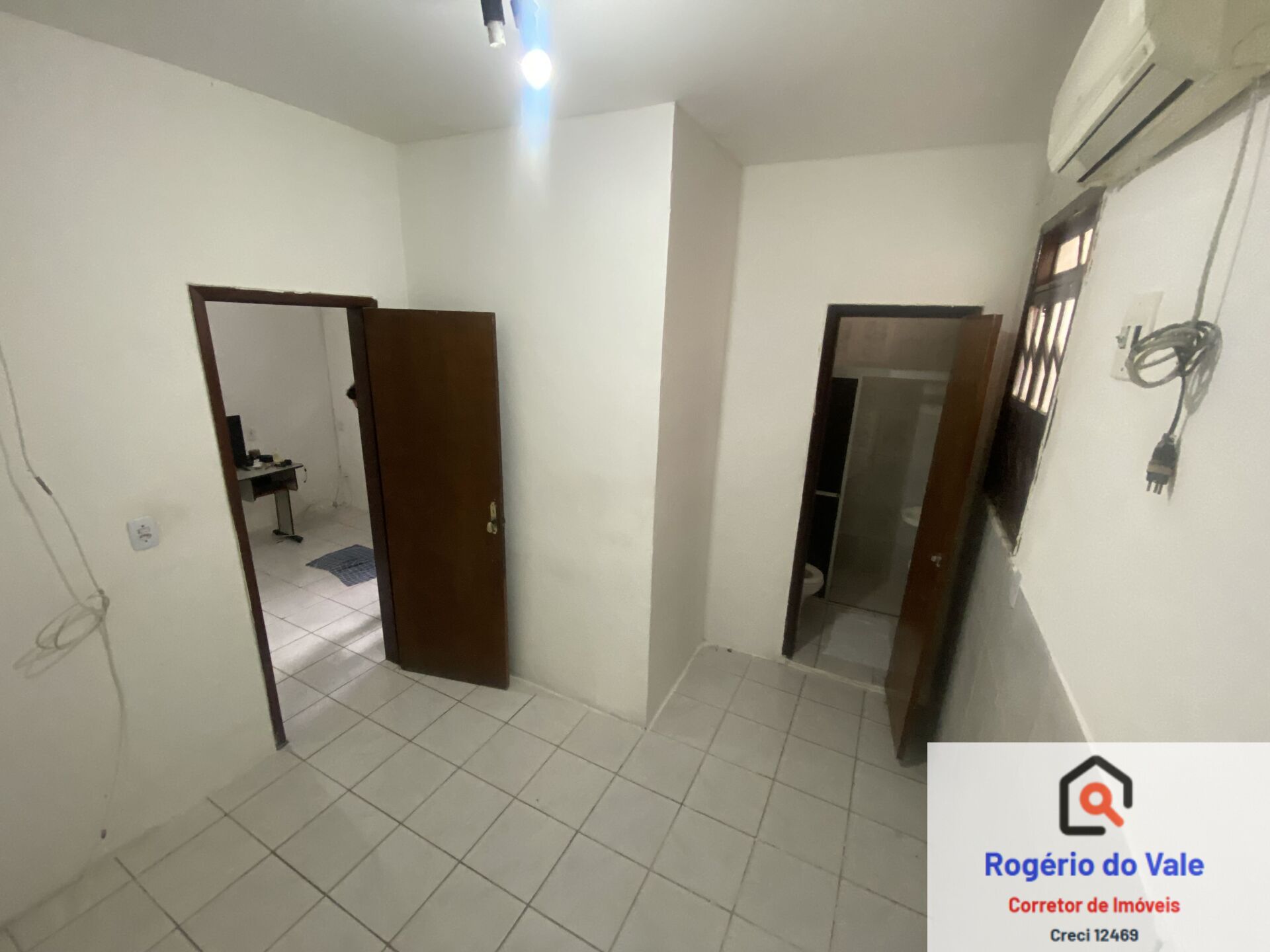 Casa à venda com 3 quartos, 120m² - Foto 2