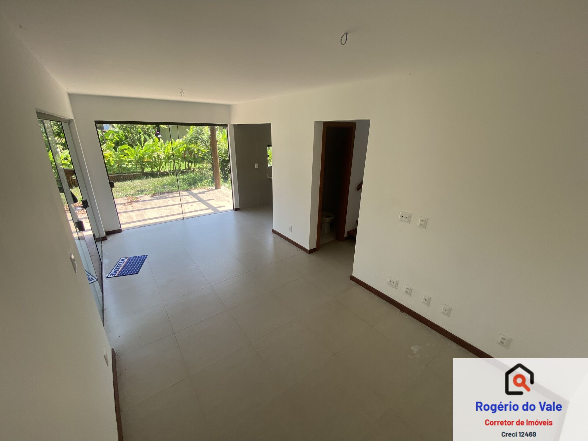 Casa de Condomínio à venda com 3 quartos, 136m² - Foto 2