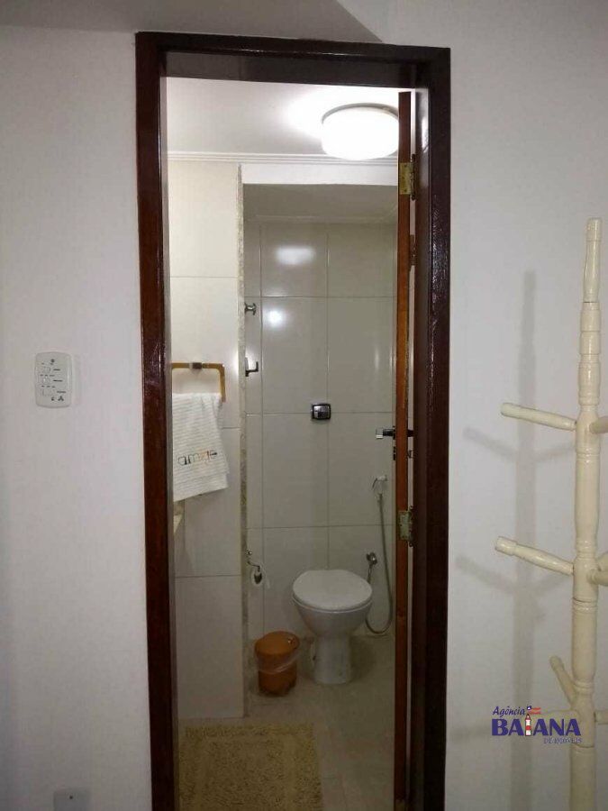 Casa de Condomínio para alugar com 6 quartos, 525m² - Foto 11