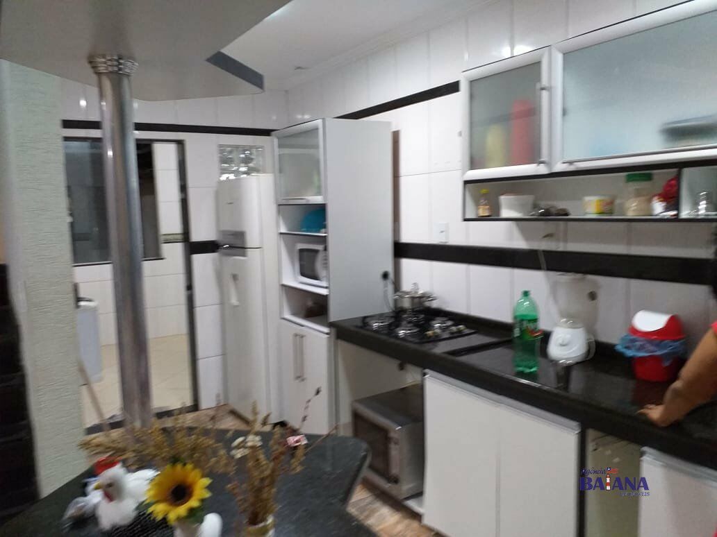 Casa de Condomínio para alugar com 4 quartos, 250m² - Foto 8