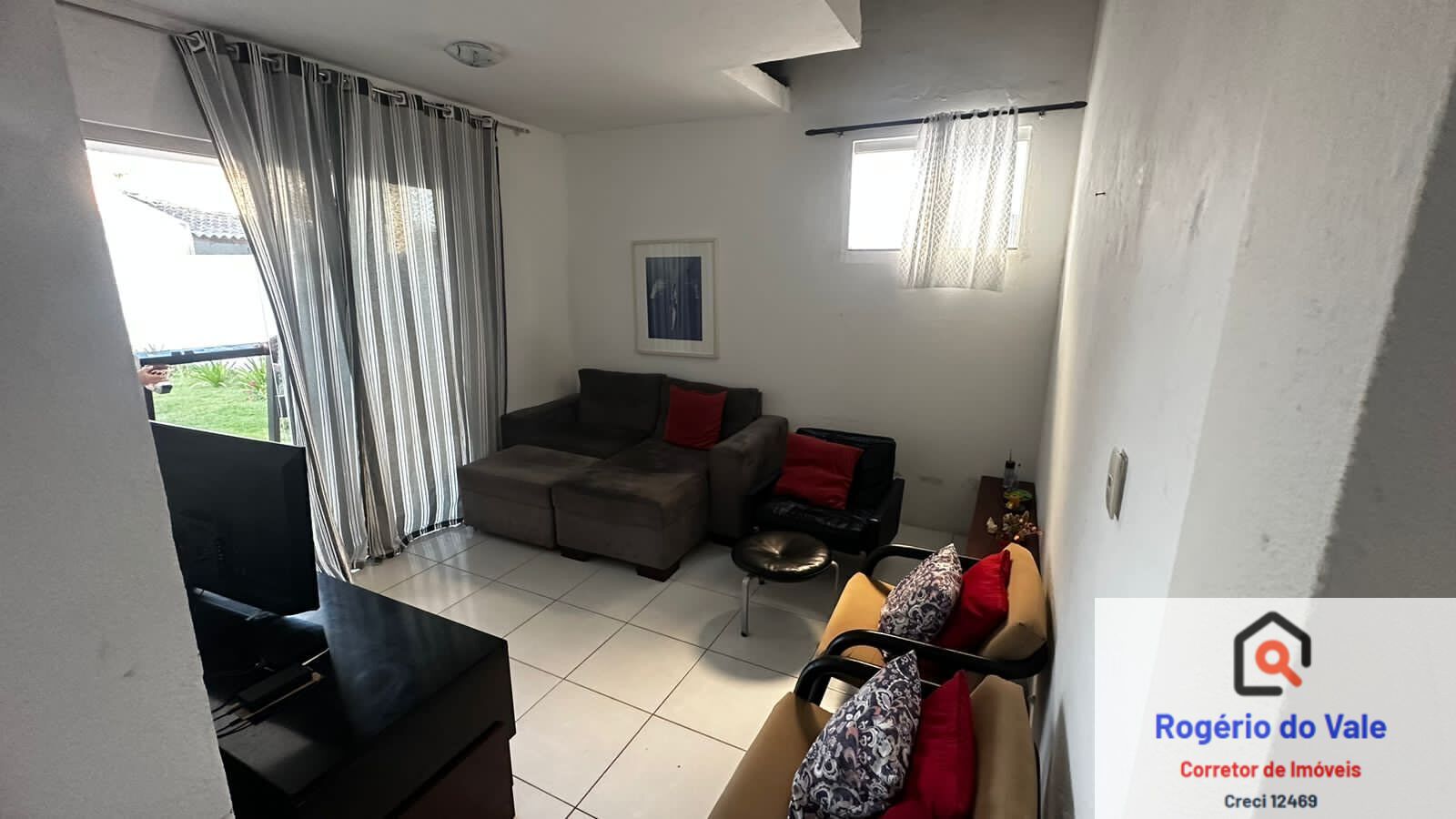 Casa de Condomínio à venda com 4 quartos, 135m² - Foto 2