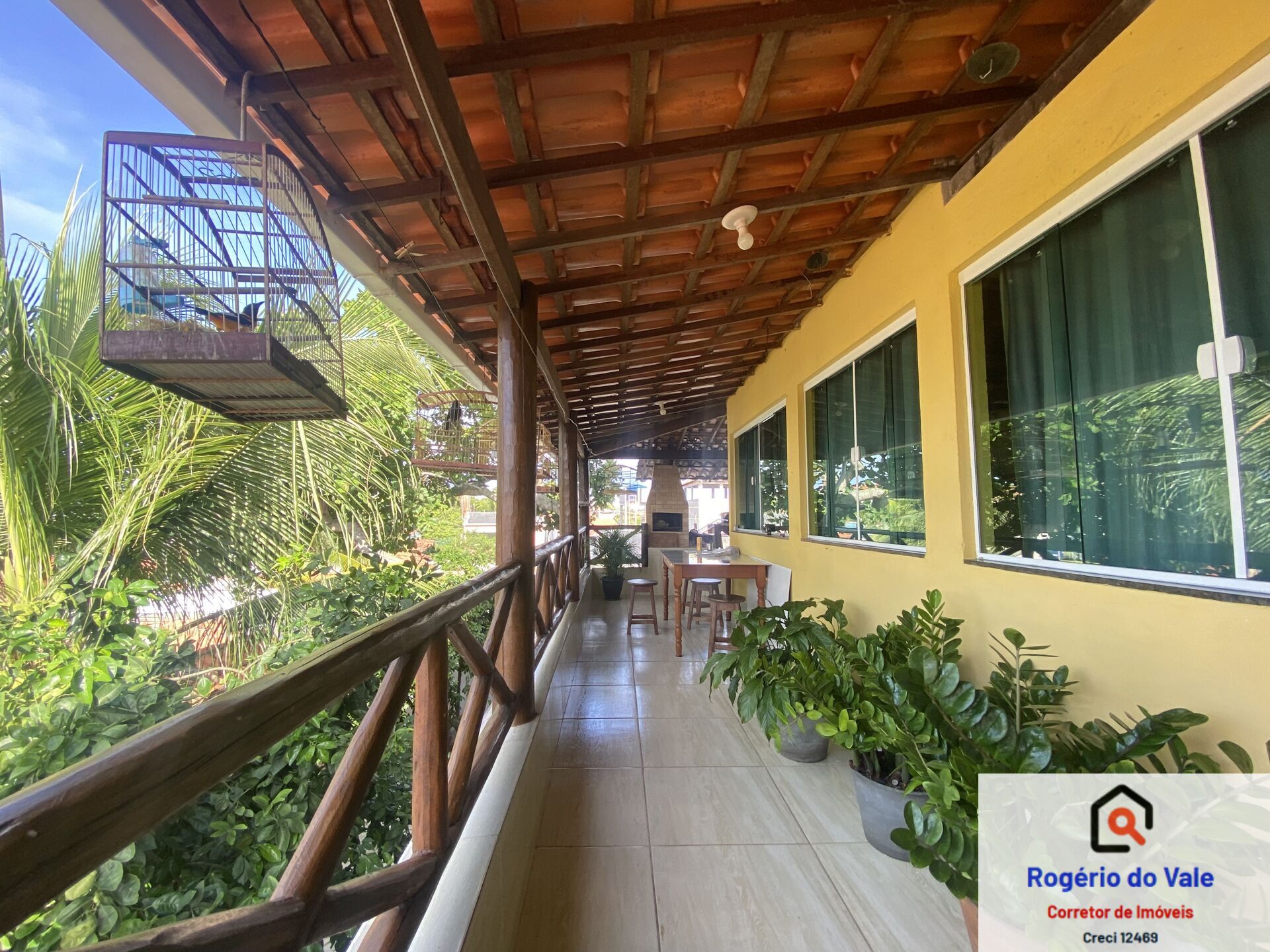 Casa à venda com 6 quartos, 170m² - Foto 1
