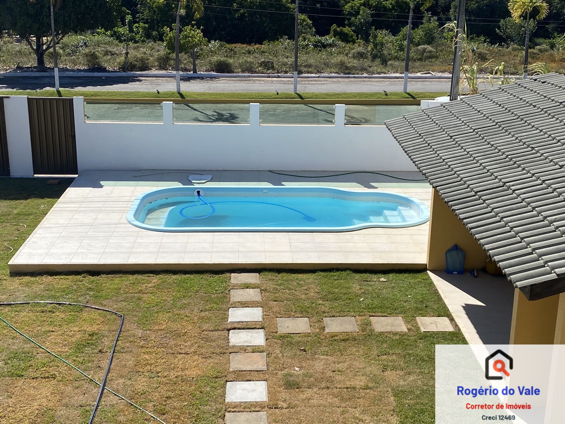 Casa de Condomínio à venda com 3 quartos, 150m² - Foto 2