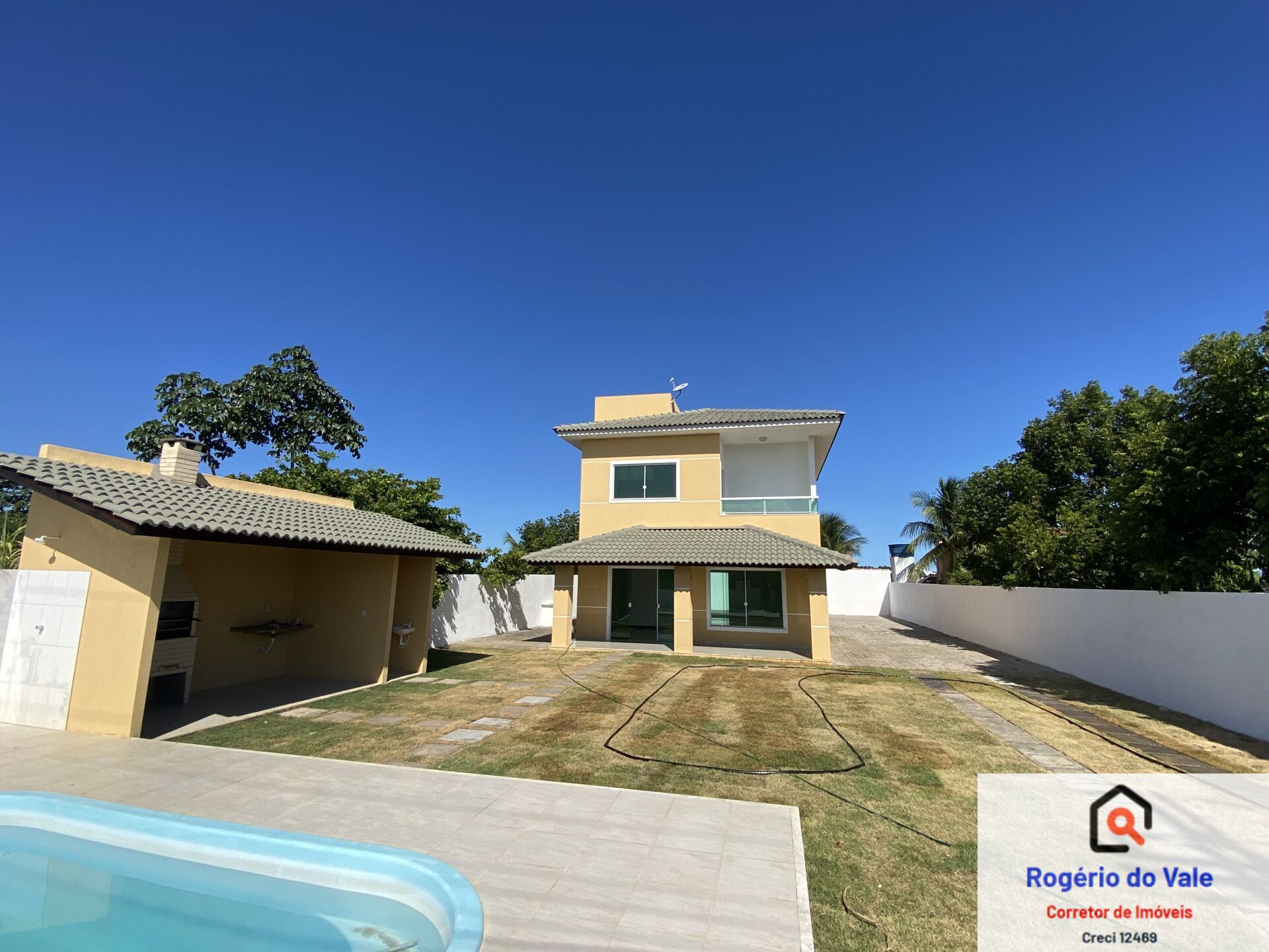 Casa de Condomínio à venda com 3 quartos, 150m² - Foto 1