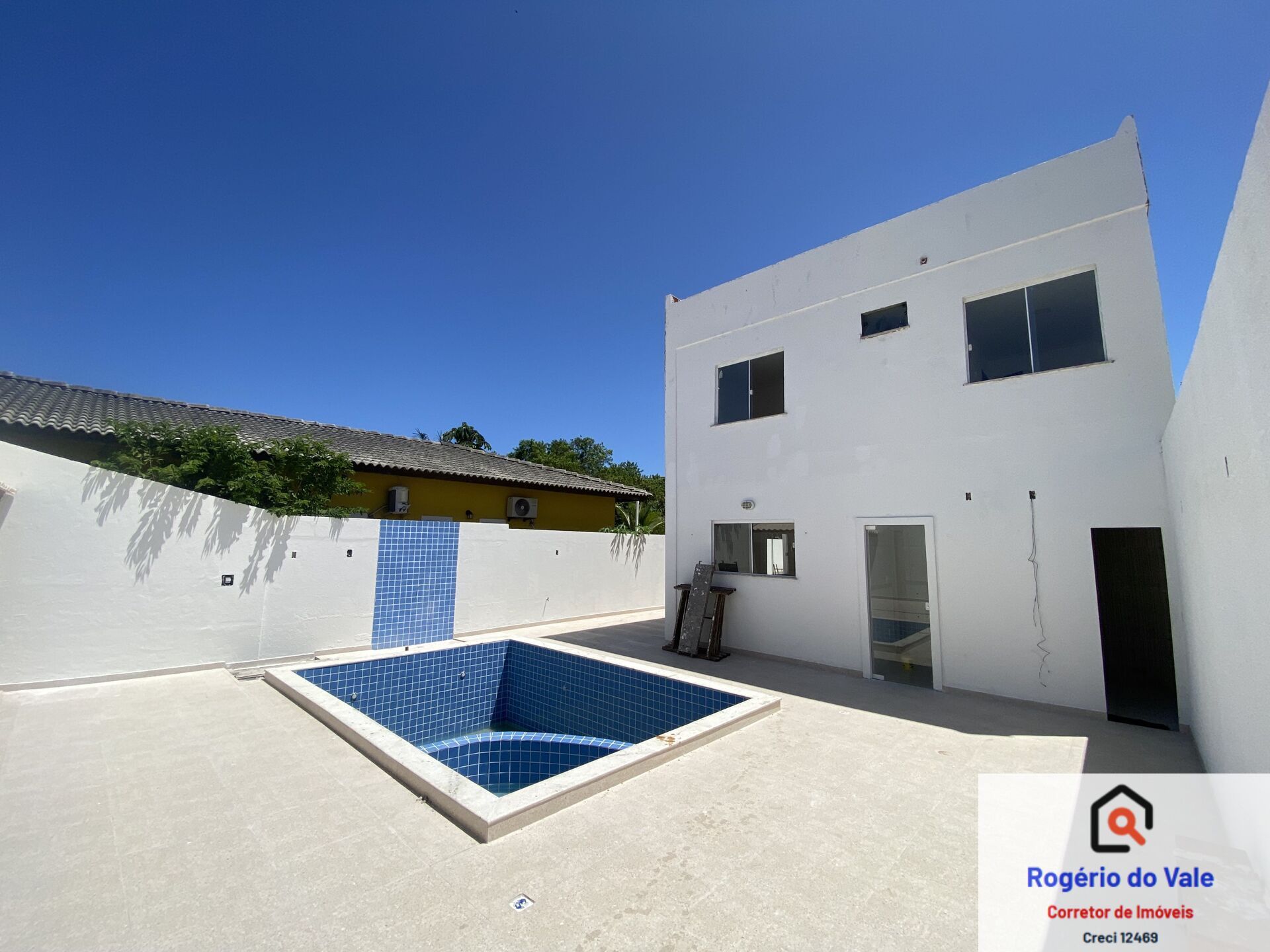 Casa de Condomínio à venda com 5 quartos, 215m² - Foto 4
