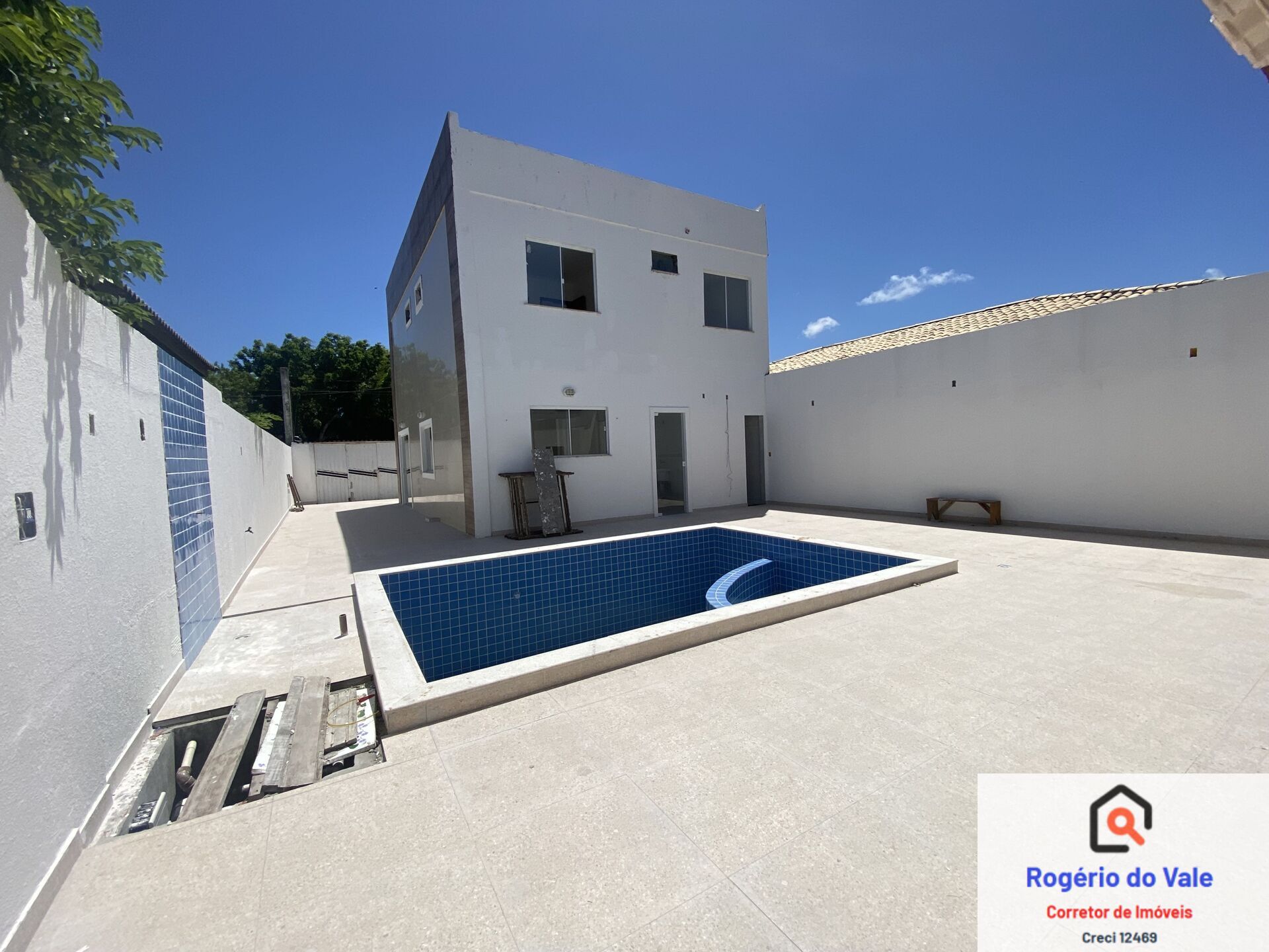 Casa de Condomínio à venda com 5 quartos, 215m² - Foto 2