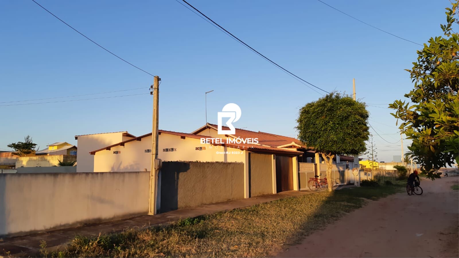 Casa à venda com 4 quartos, 200m² - Foto 3