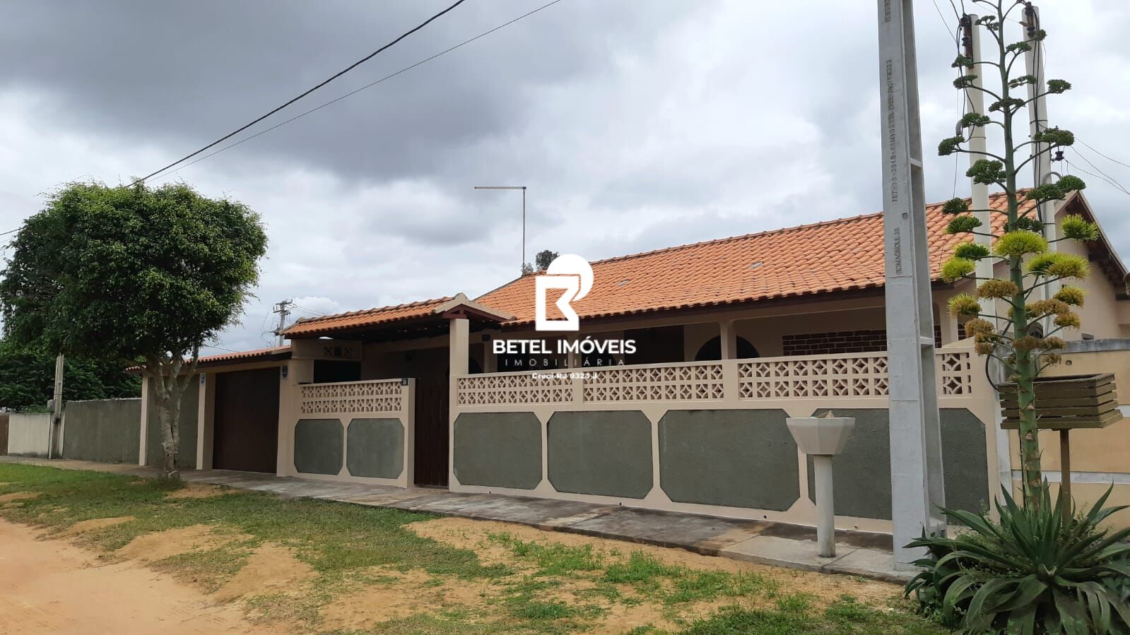 Casa à venda com 4 quartos, 200m² - Foto 2