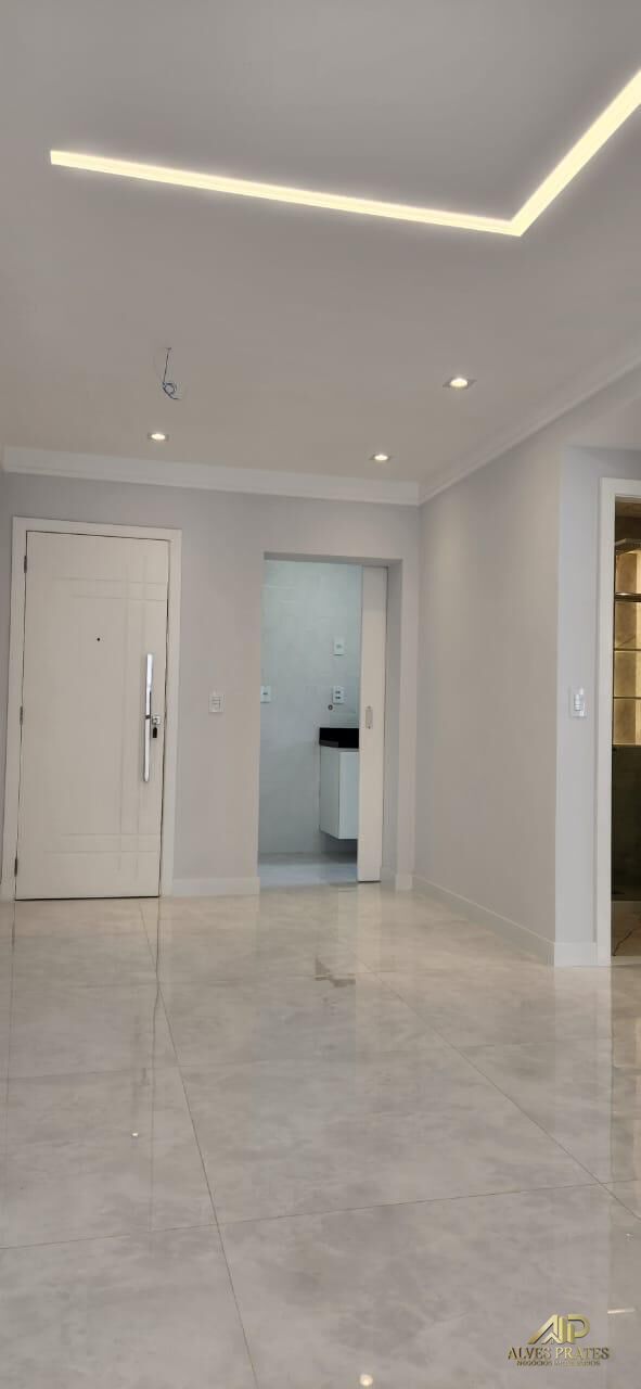 Apartamento à venda com 2 quartos, 80m² - Foto 3