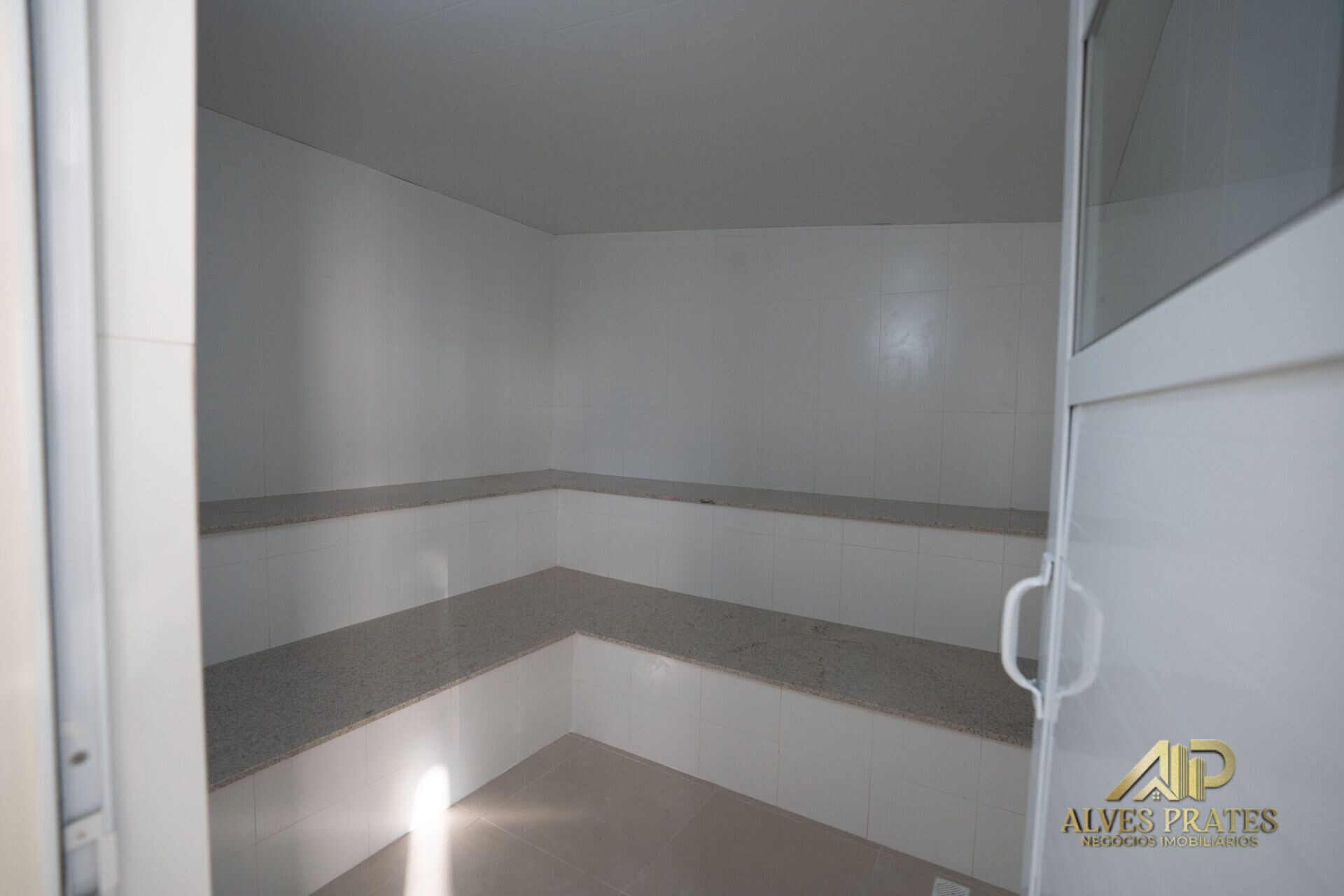 Apartamento à venda com 2 quartos, 80m² - Foto 20