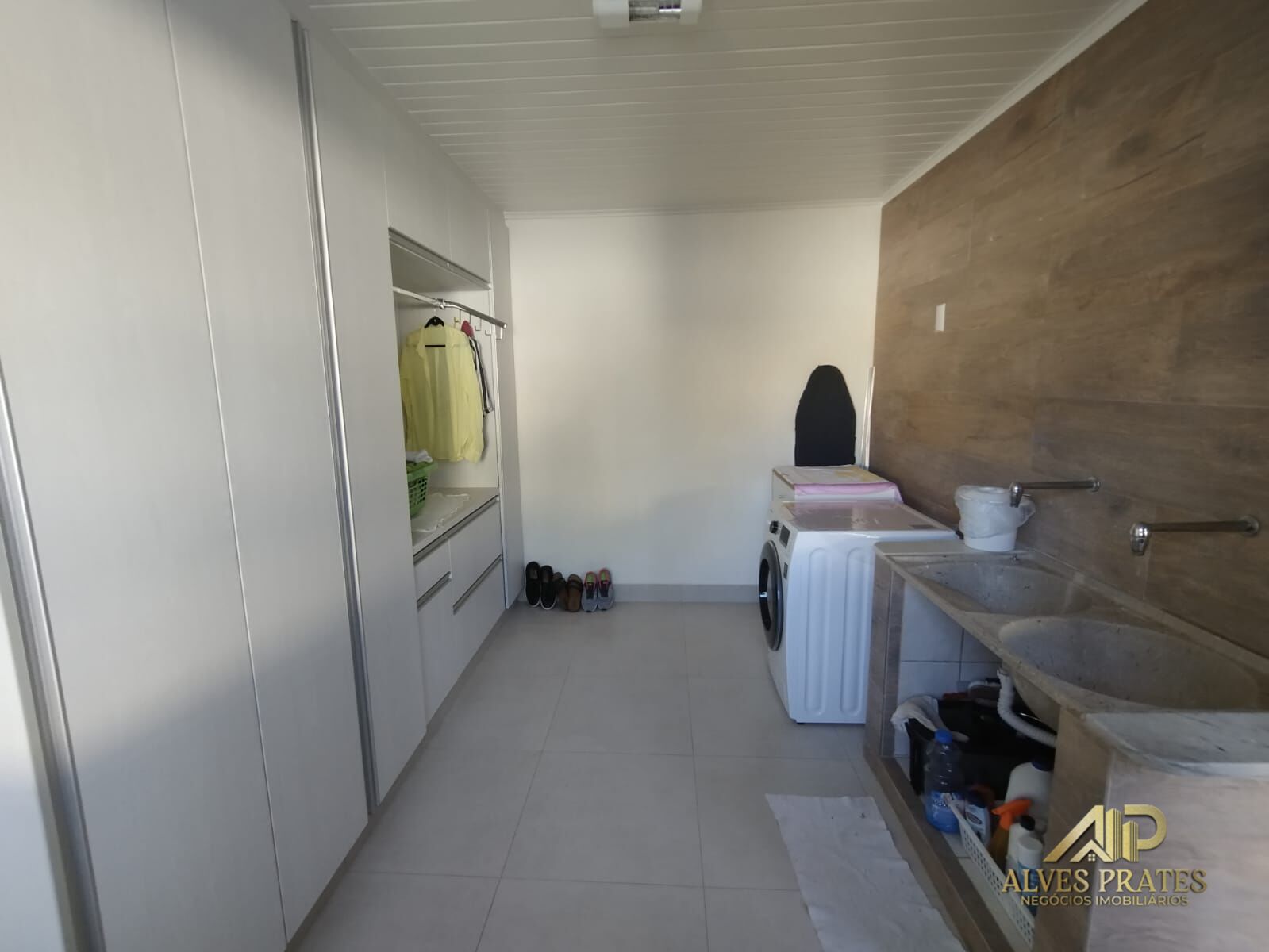 Casa à venda com 3 quartos, 274m² - Foto 10