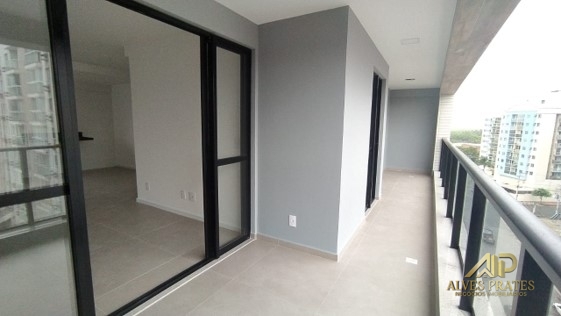 Apartamento à venda com 3 quartos, 76m² - Foto 2