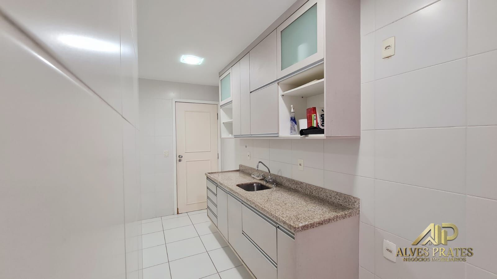 Apartamento à venda com 3 quartos, 146m² - Foto 19