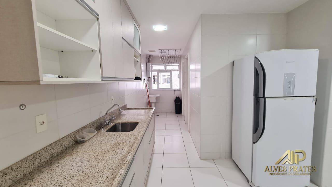 Apartamento à venda com 3 quartos, 146m² - Foto 17