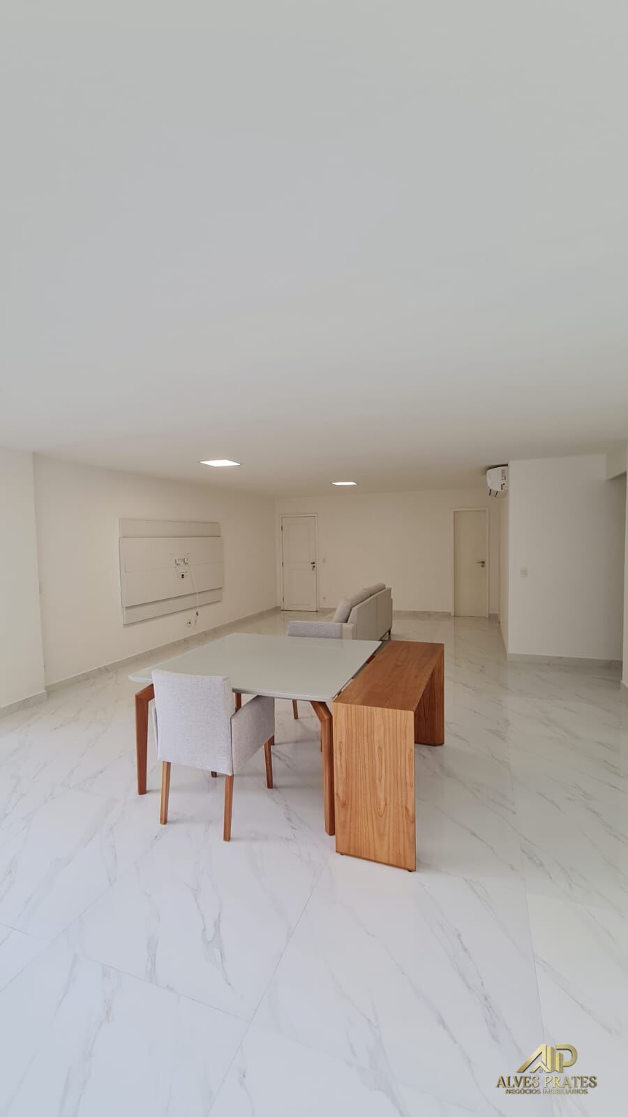 Apartamento à venda com 3 quartos, 146m² - Foto 8