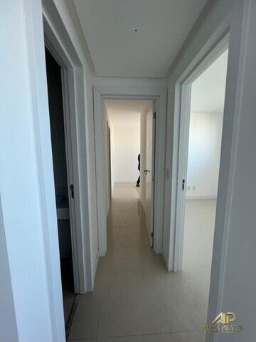 Apartamento à venda com 2 quartos, 70m² - Foto 6