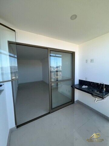 Apartamento à venda com 2 quartos, 70m² - Foto 4