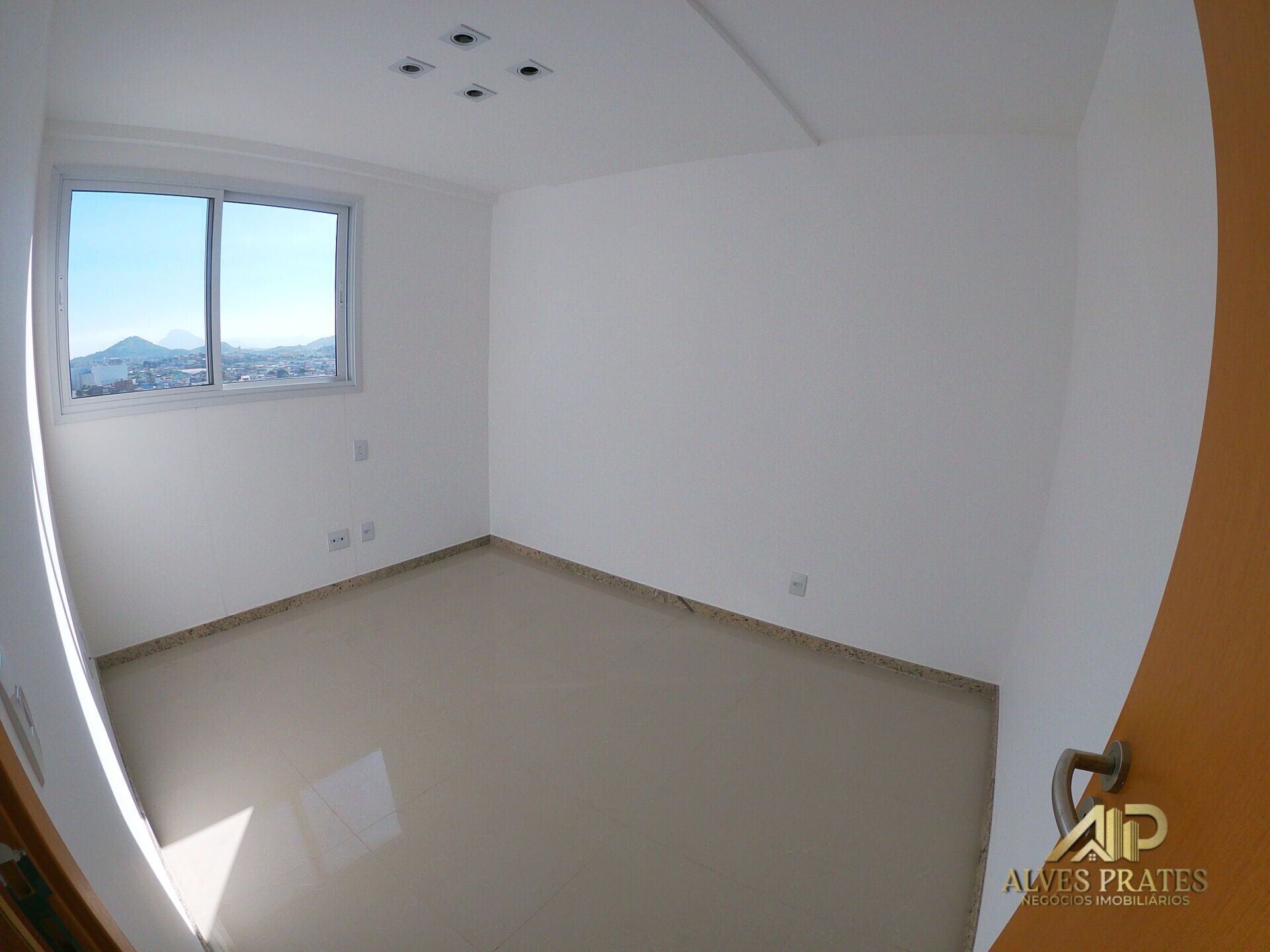 Apartamento à venda com 2 quartos, 68m² - Foto 7