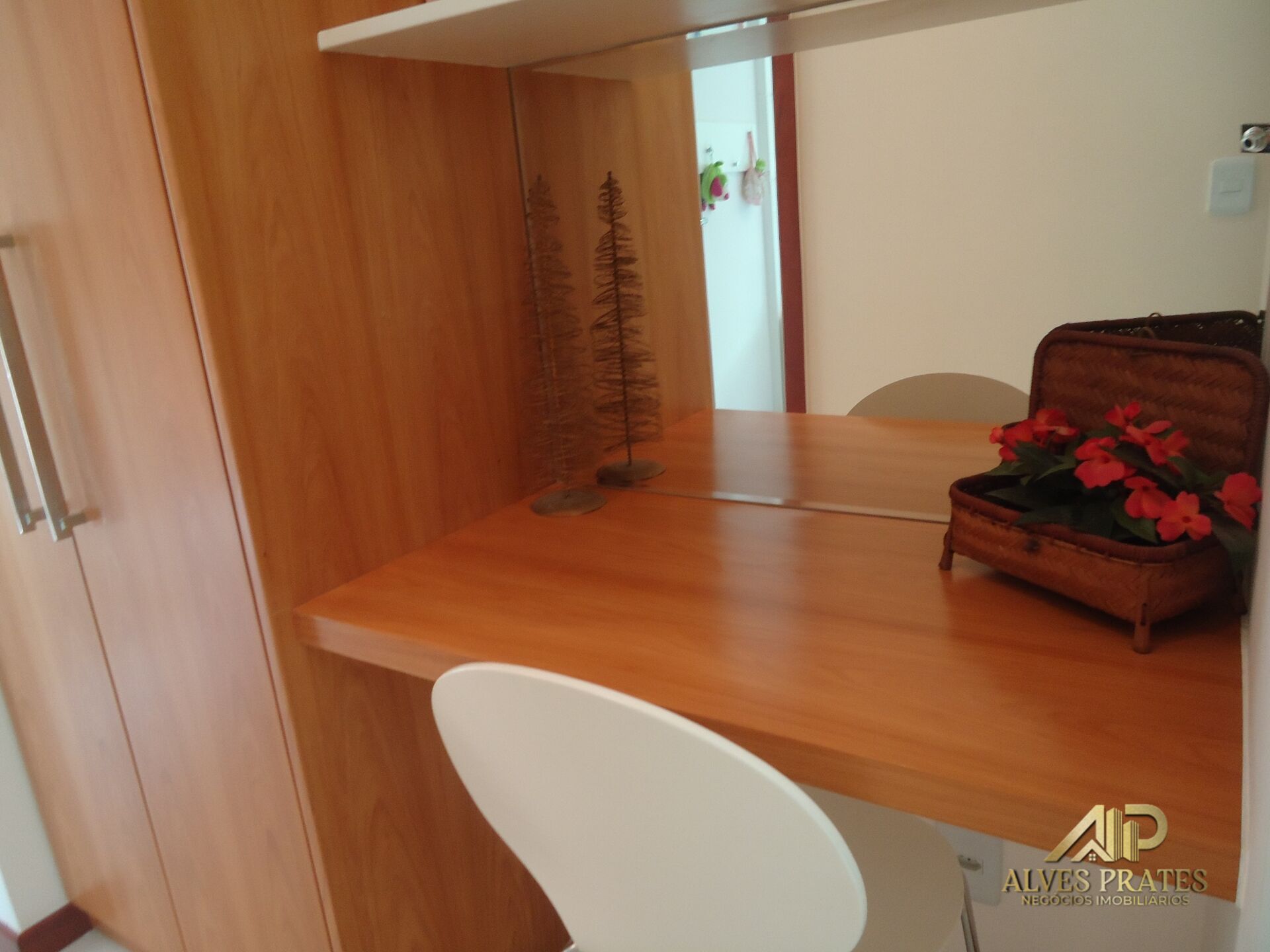 Apartamento à venda com 3 quartos, 107m² - Foto 12