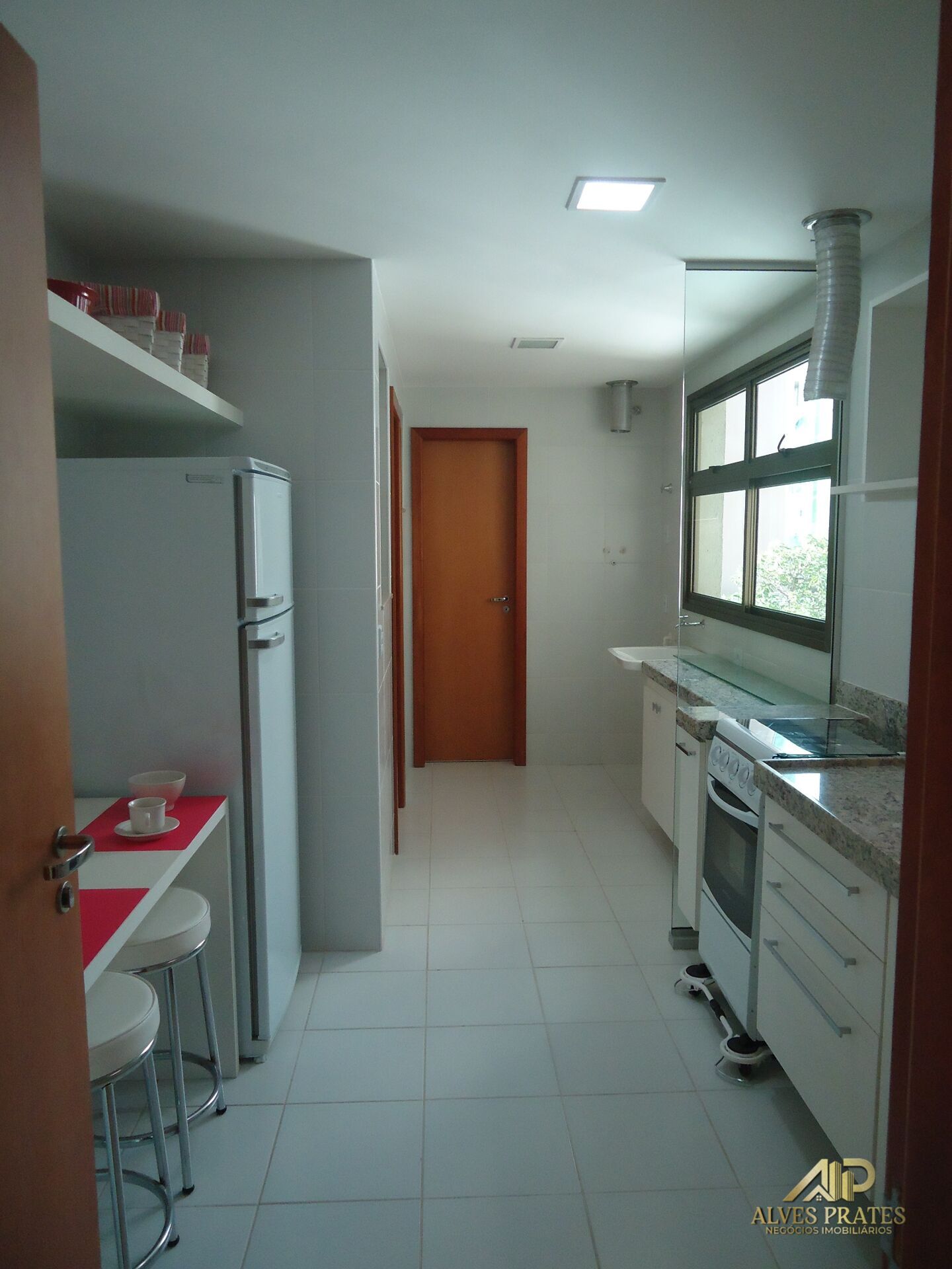 Apartamento à venda com 3 quartos, 107m² - Foto 16