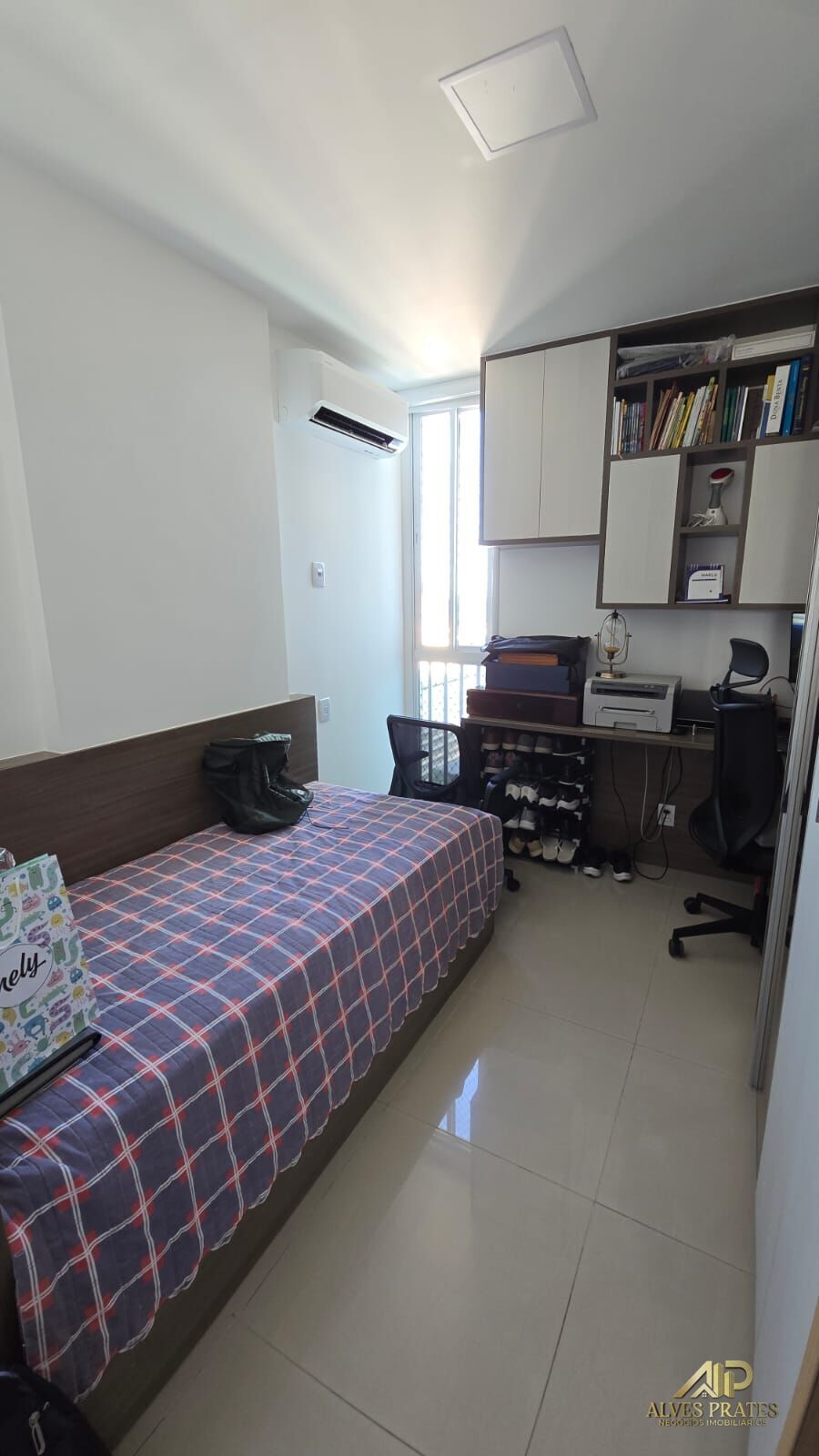 Apartamento à venda com 2 quartos, 75m² - Foto 11