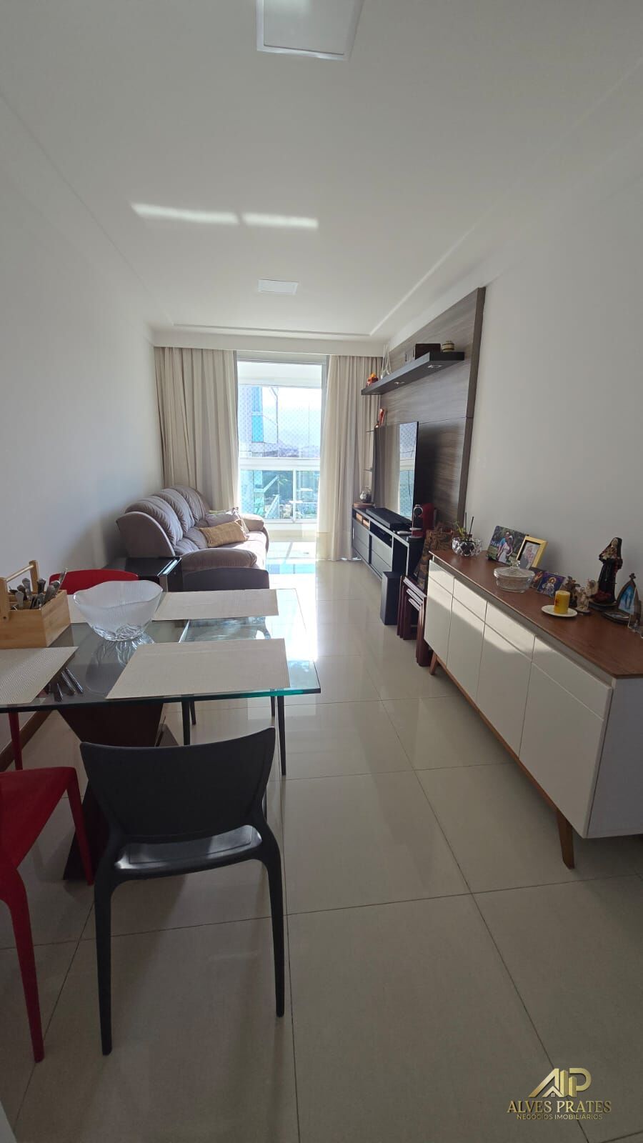 Apartamento à venda com 2 quartos, 75m² - Foto 4