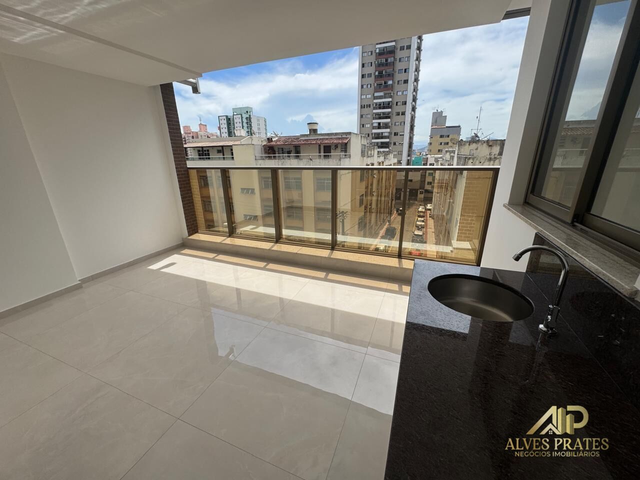 Apartamento à venda com 2 quartos, 76m² - Foto 5