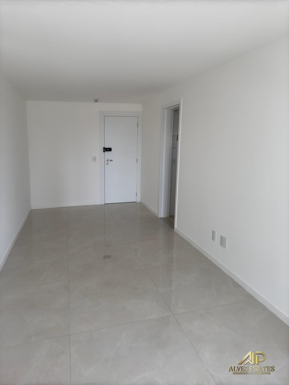 Apartamento à venda com 2 quartos, 76m² - Foto 9