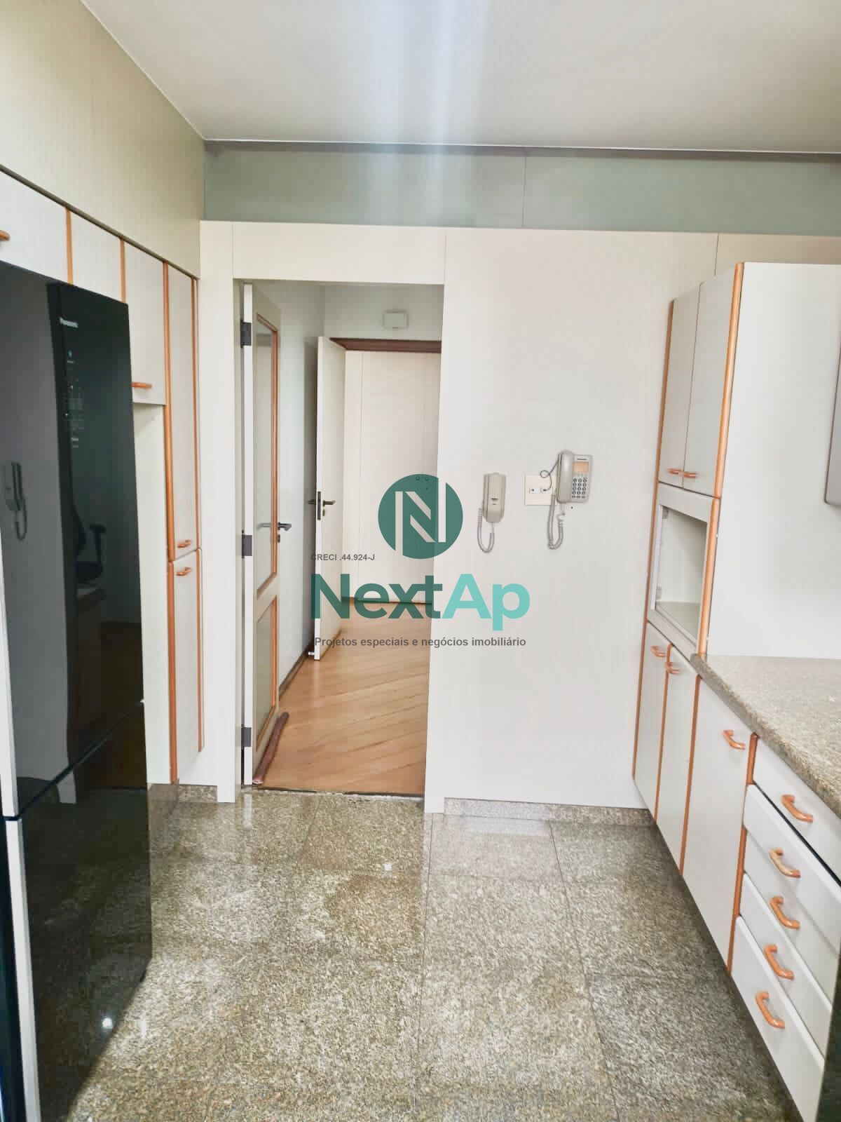 Apartamento à venda com 3 quartos, 170m² - Foto 32