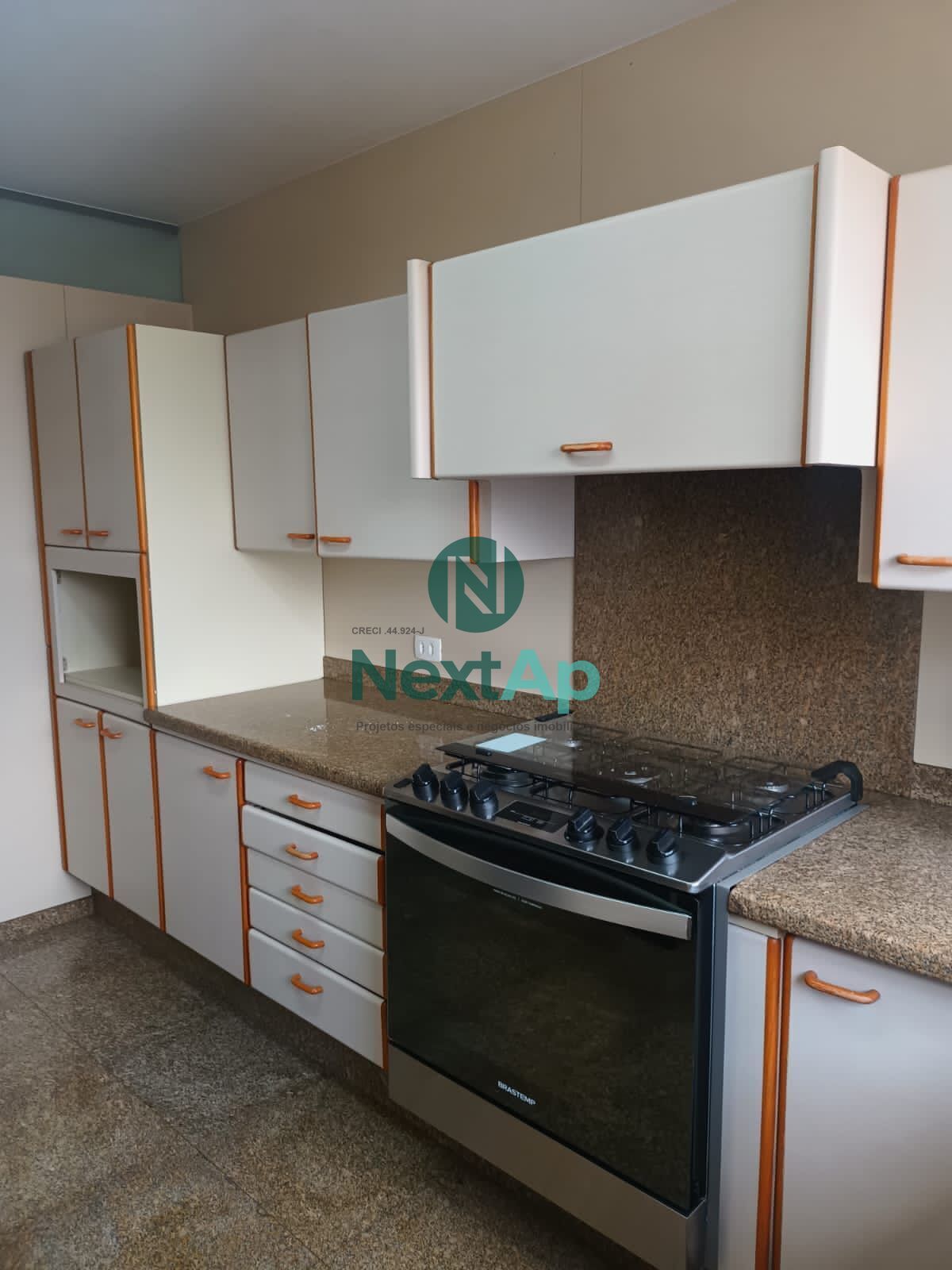 Apartamento à venda com 3 quartos, 170m² - Foto 3