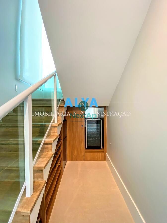 Casa à venda com 4 quartos, 680m² - Foto 18
