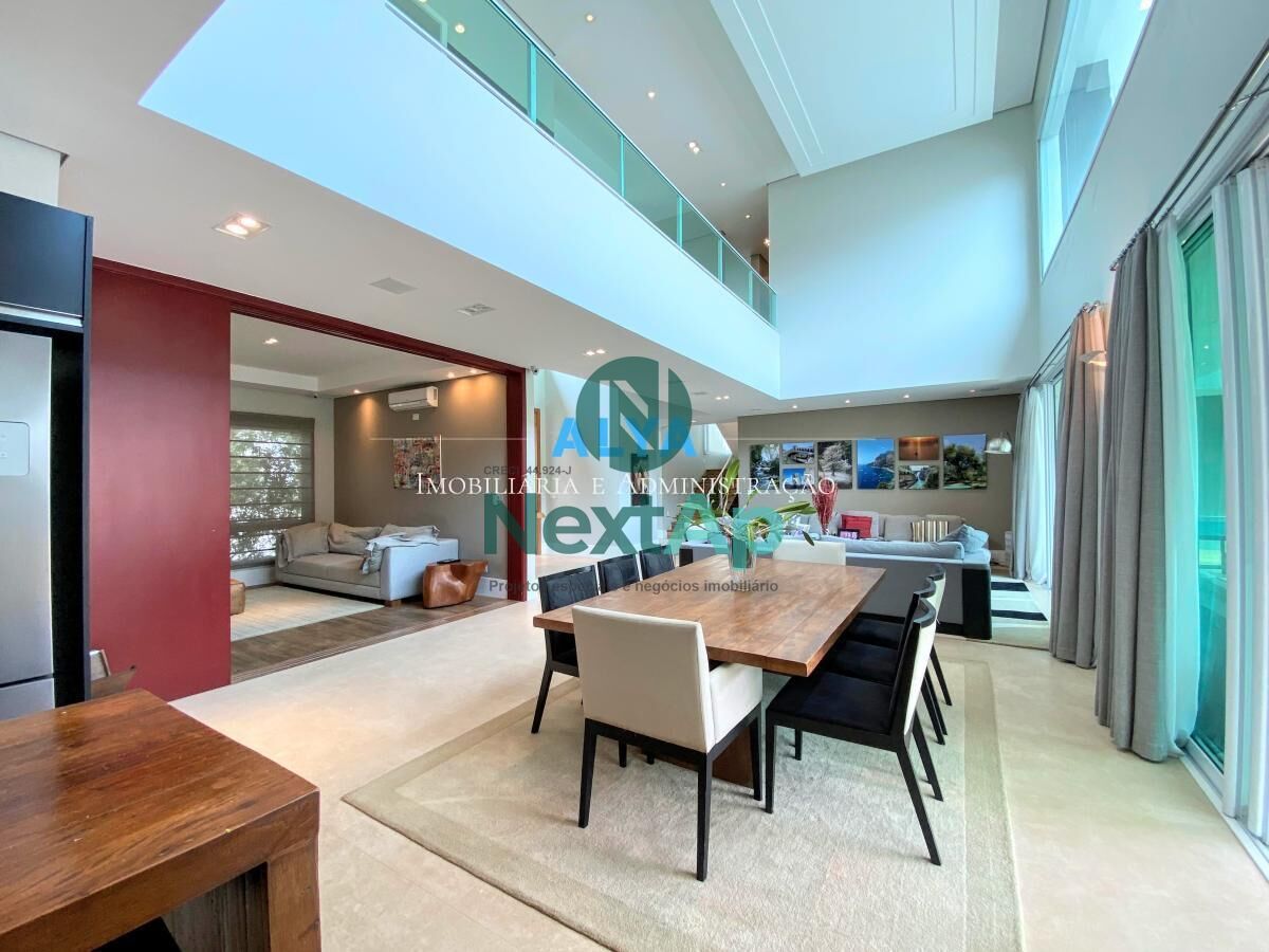 Casa à venda com 4 quartos, 680m² - Foto 1