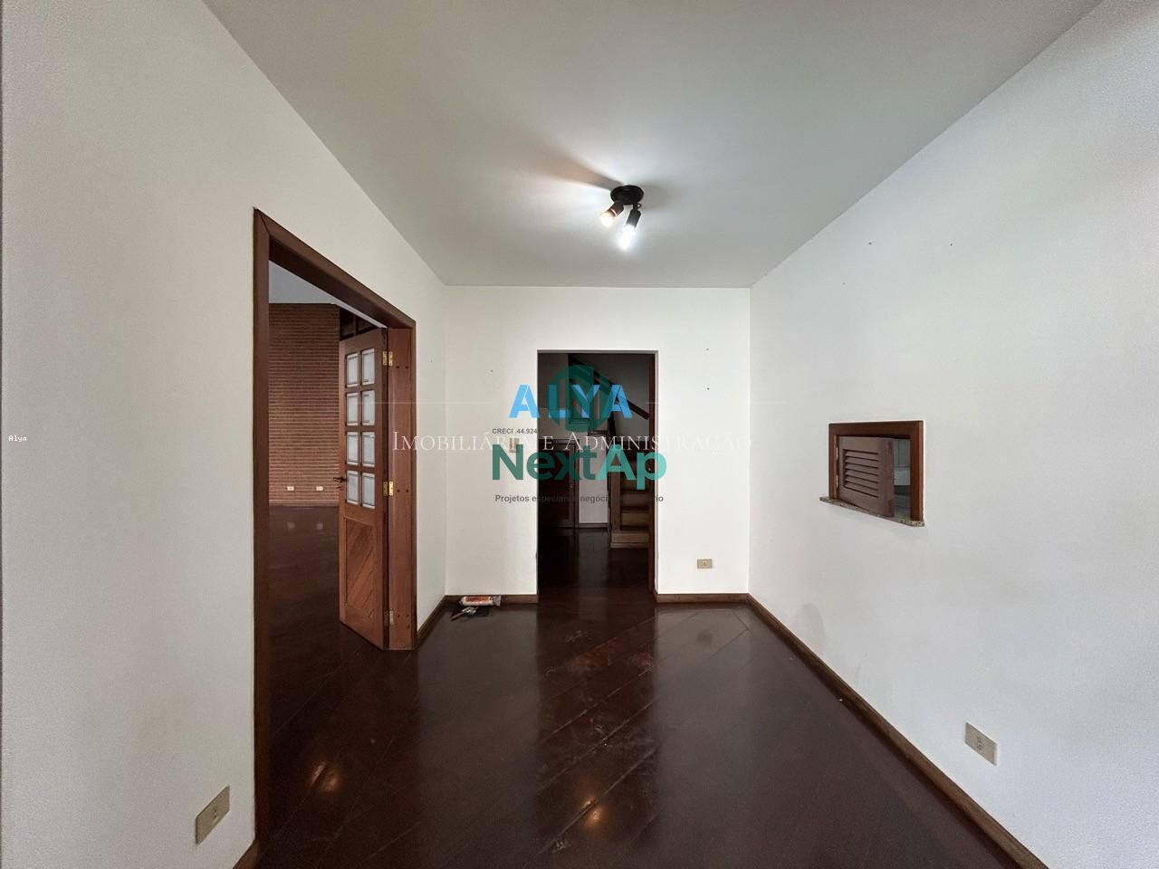 Casa à venda com 4 quartos, 420m² - Foto 18