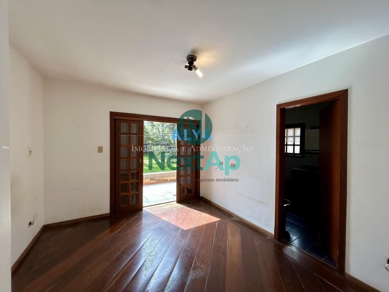 Casa à venda com 4 quartos, 420m² - Foto 34