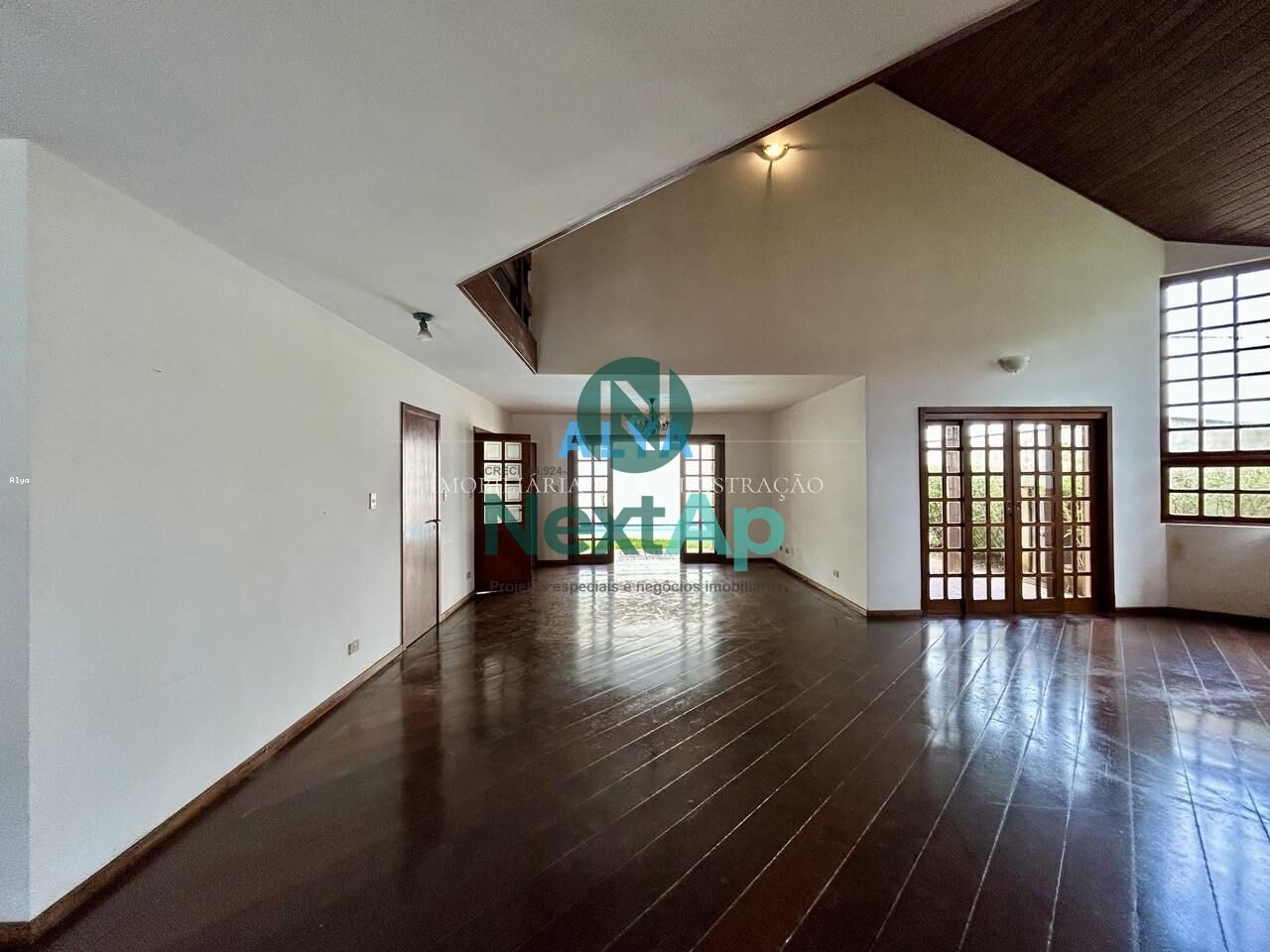 Casa à venda com 4 quartos, 420m² - Foto 13