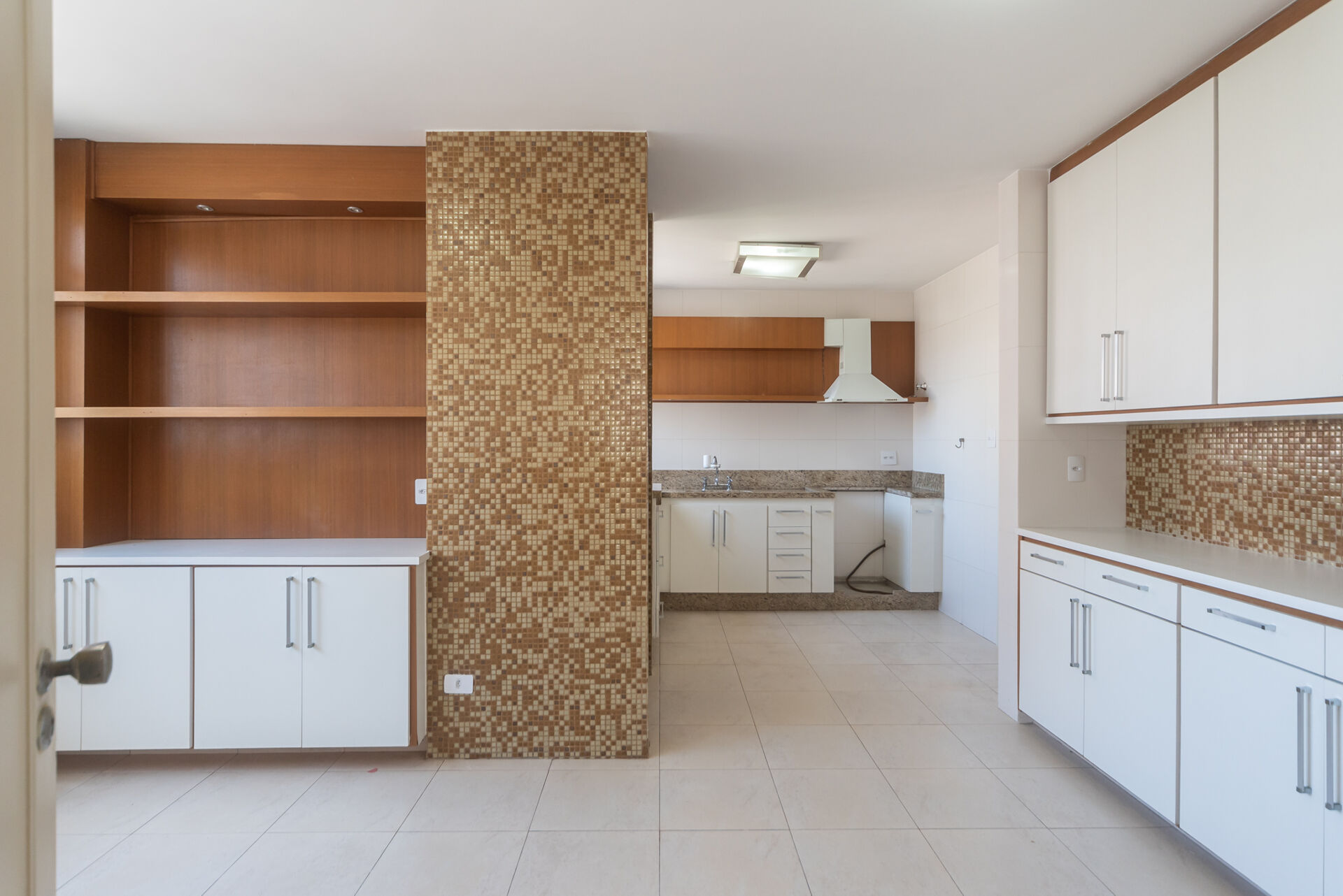 Apartamento, 3 quartos, 206 m² - Foto 1