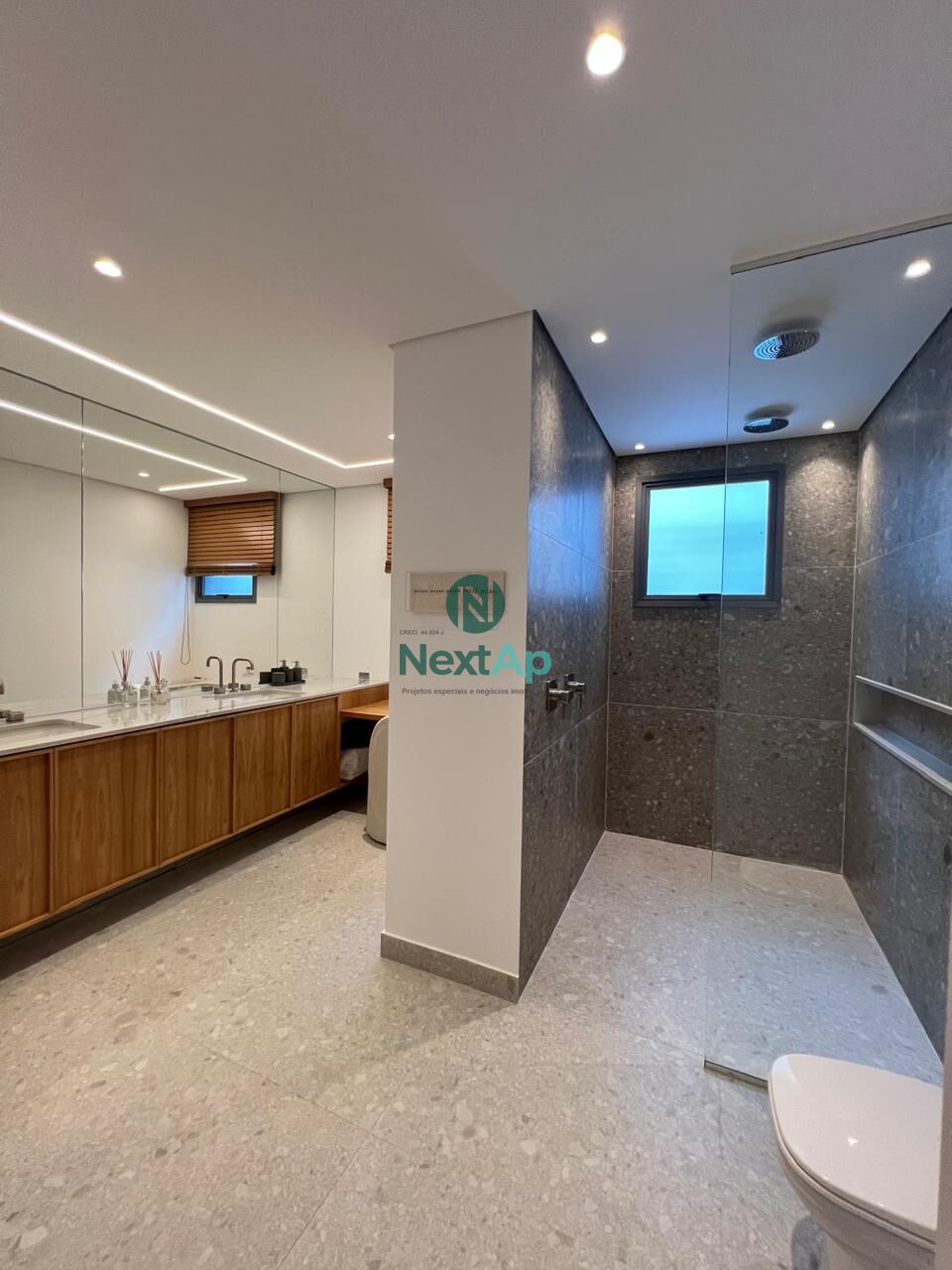 Apartamento à venda com 3 quartos, 201m² - Foto 17
